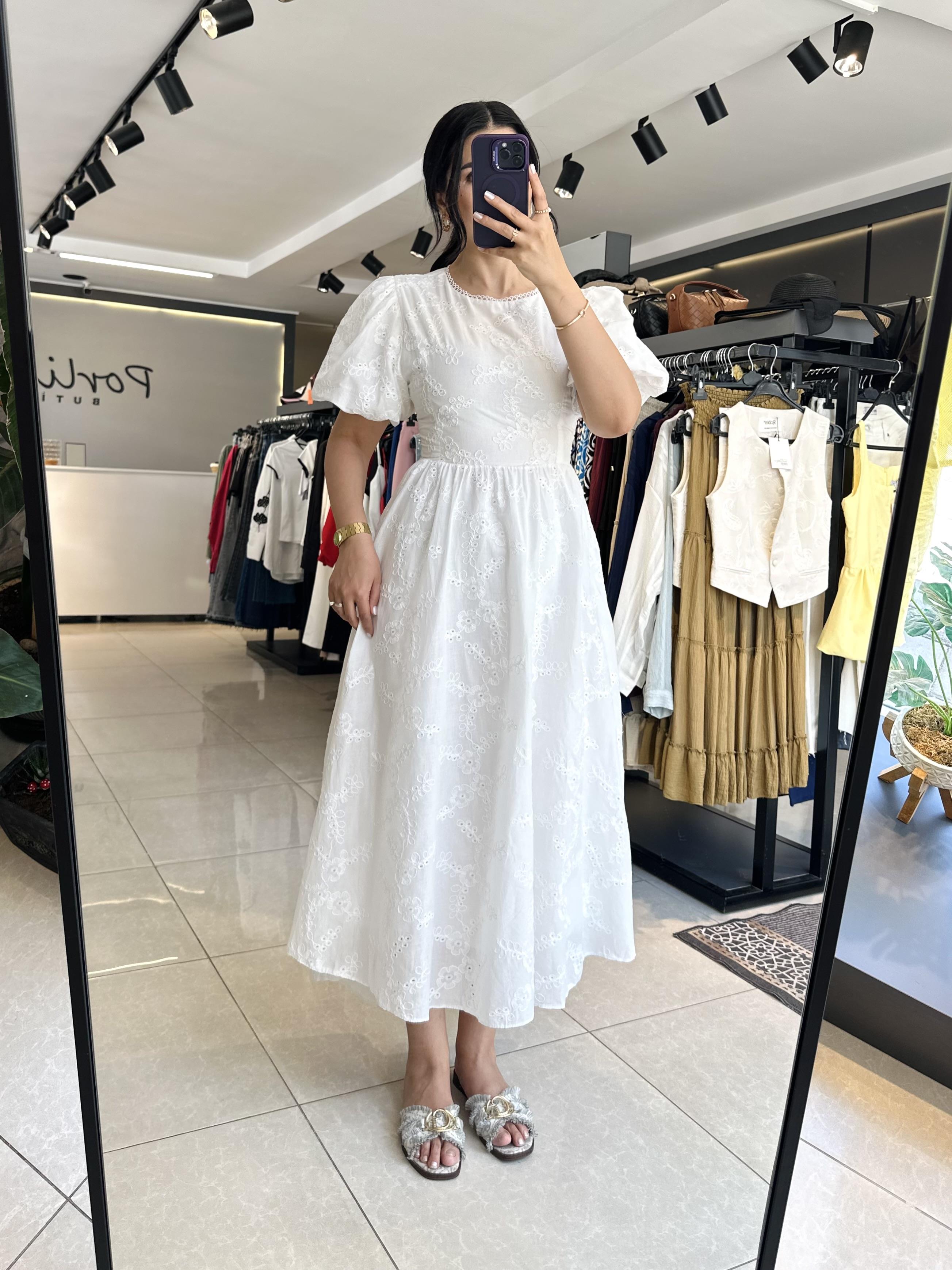 Beyaz Arkası Bağlamalı Brode Elbise