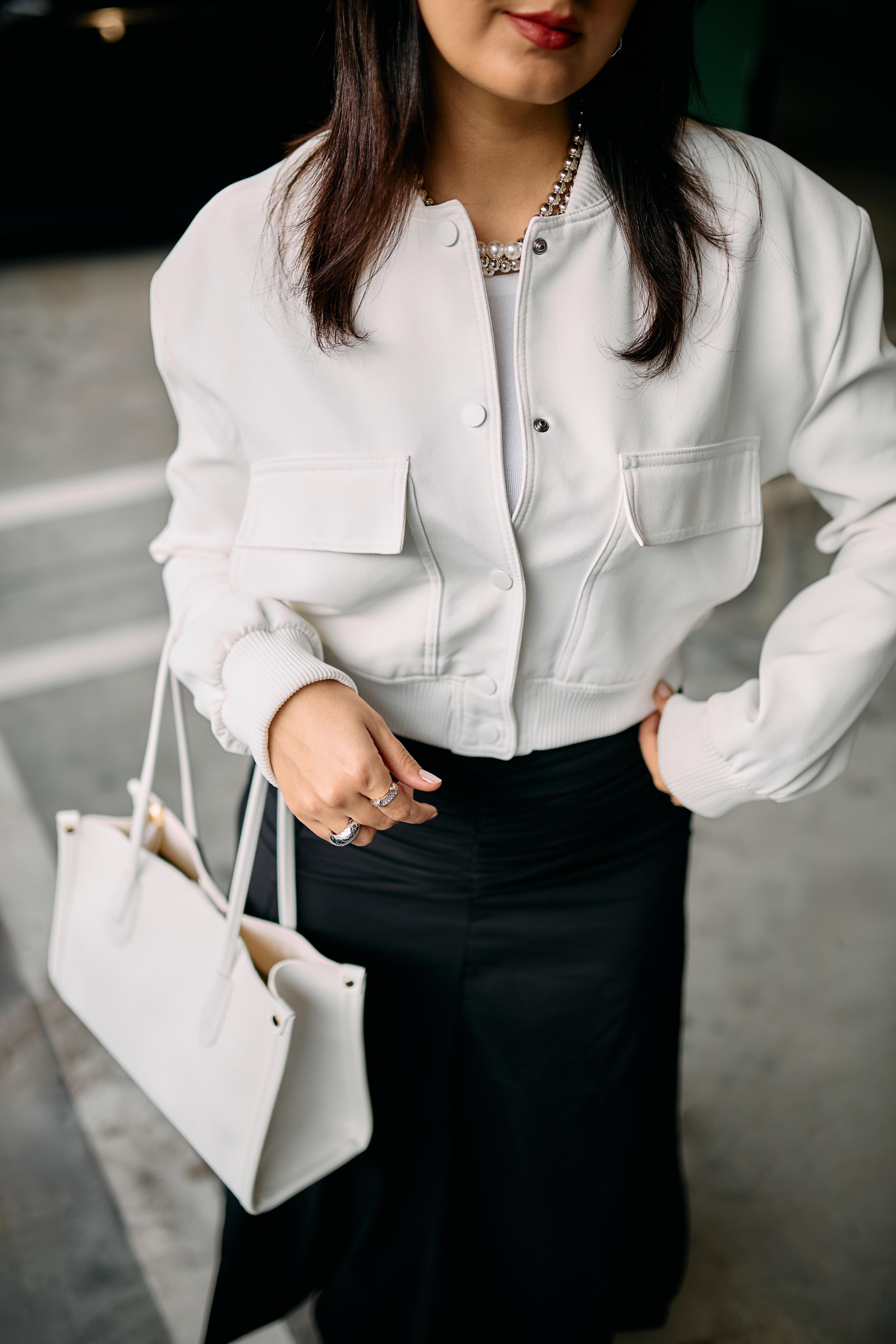 Beyaz Geniş Cepli Bomber Ceket