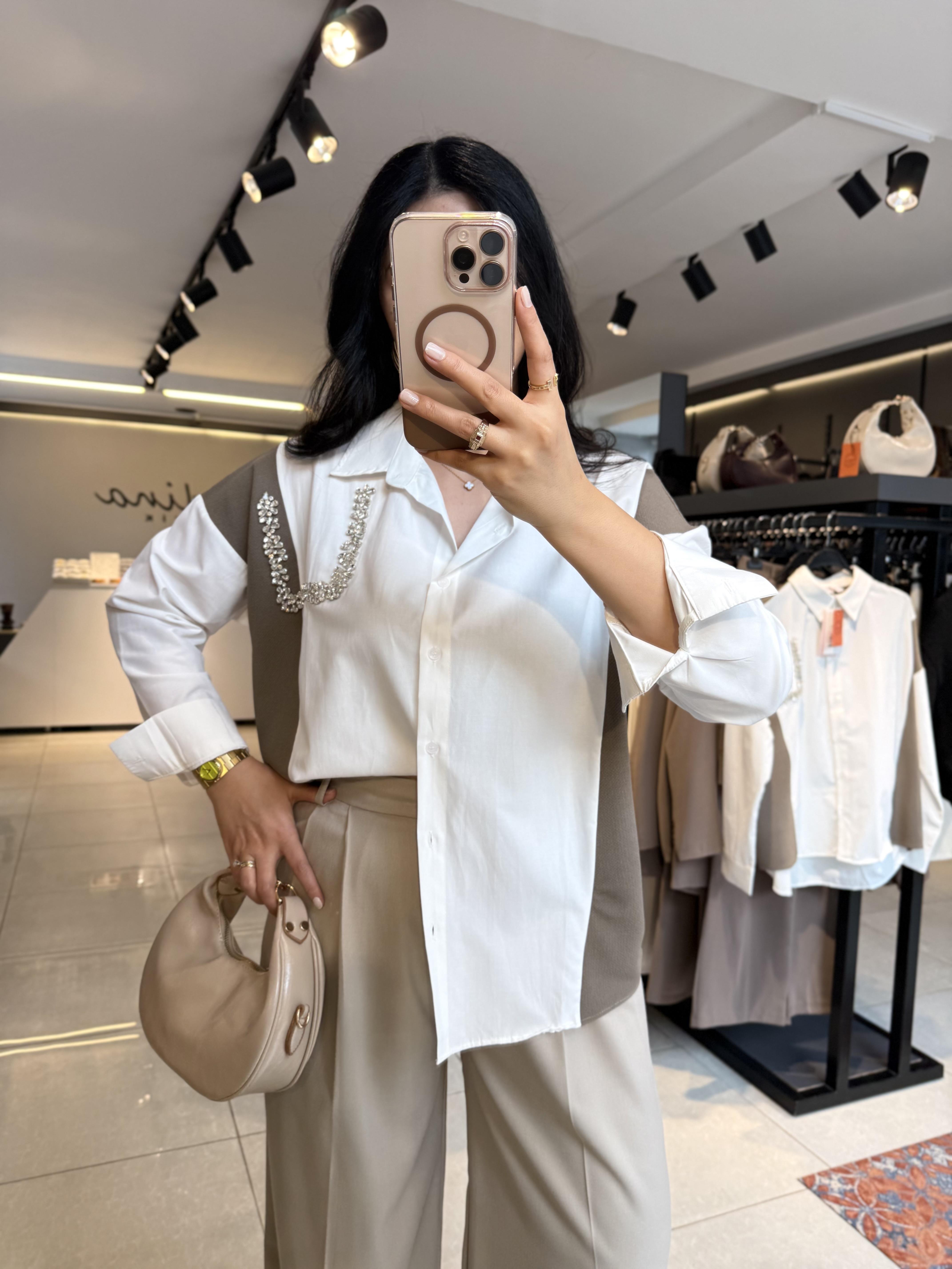 Beyaz Vizon Triko Detaylı Taşlı Gömlek