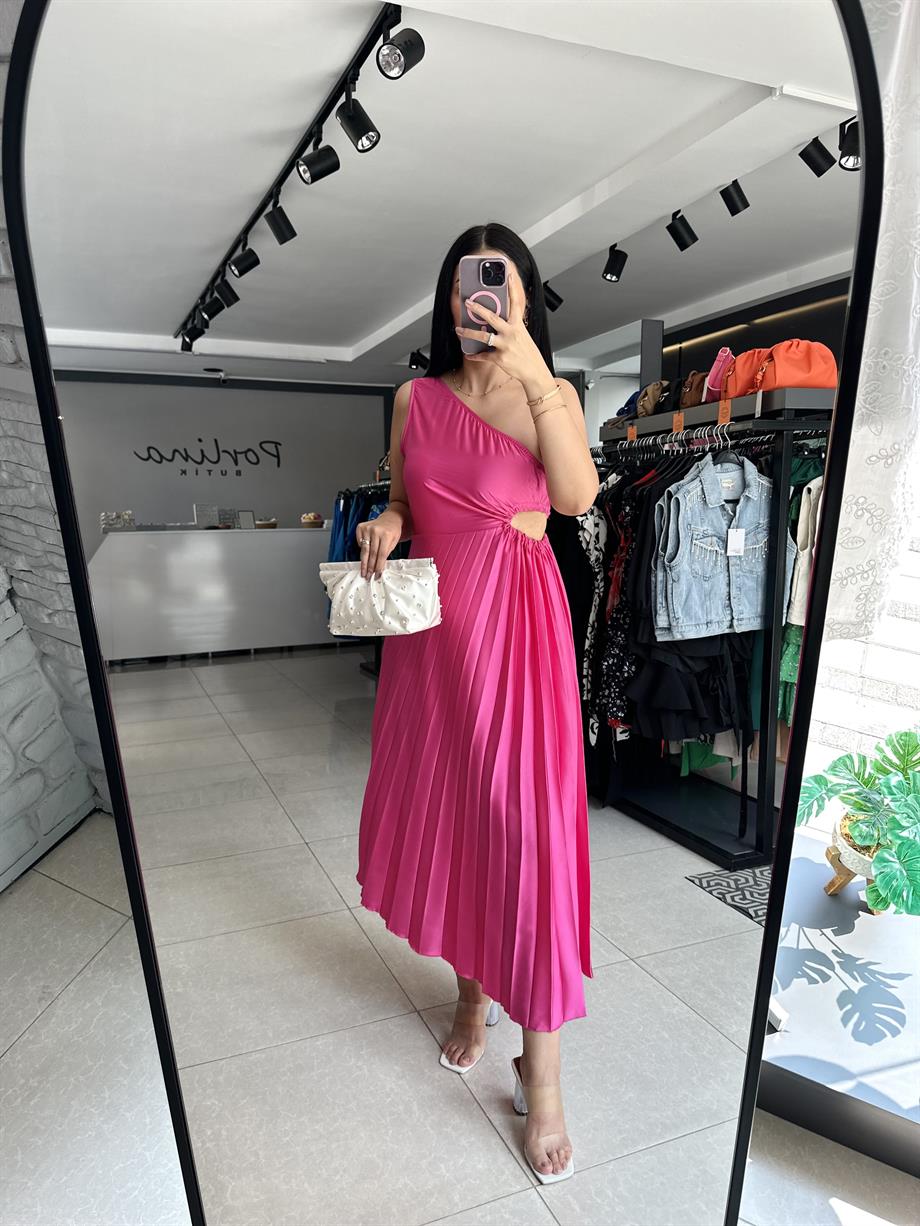 Fuşya Pilili Asimetrik Kesim Elbise