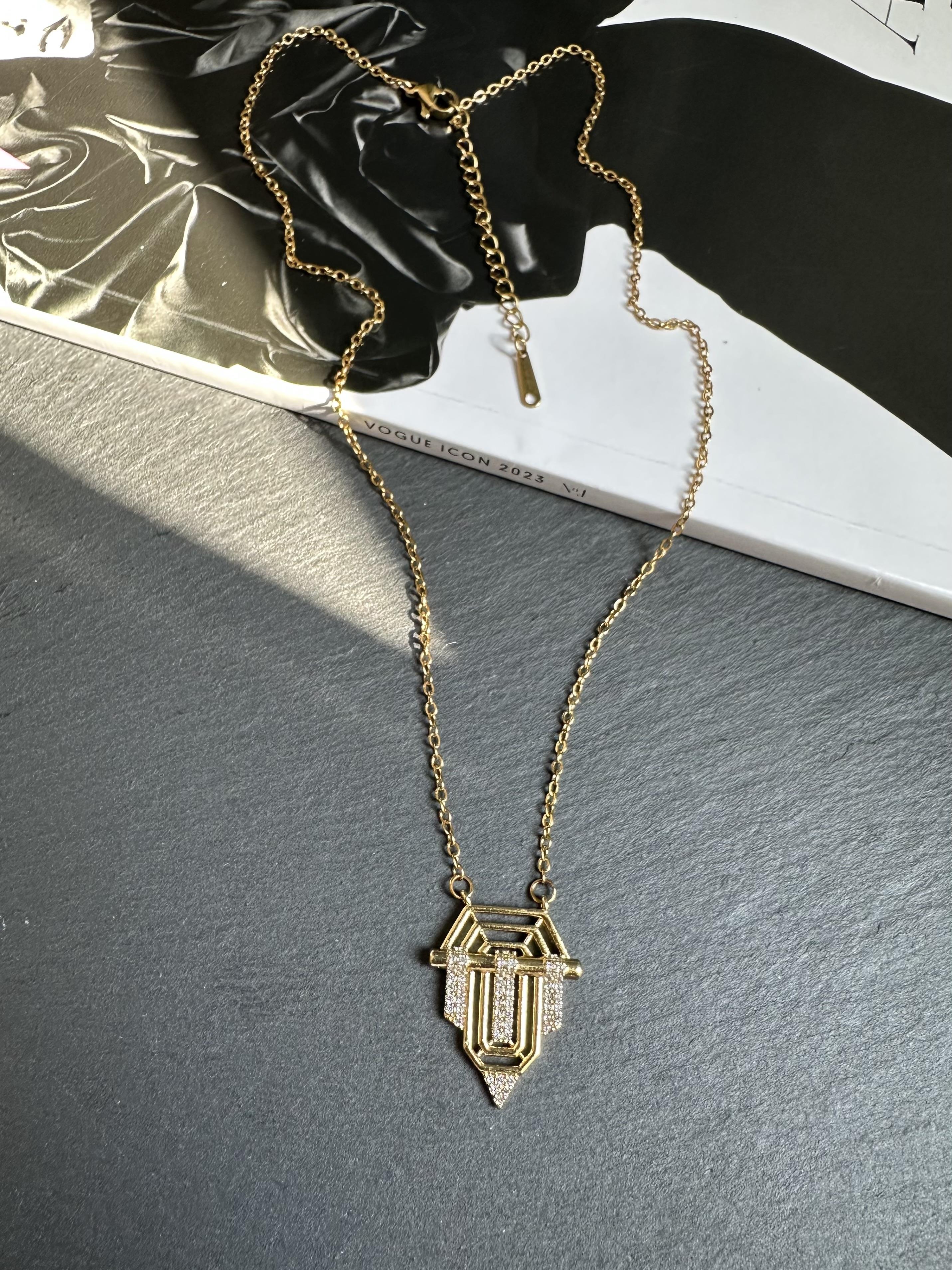 Gold Çelik Taş Detaylı Serenay Kolye