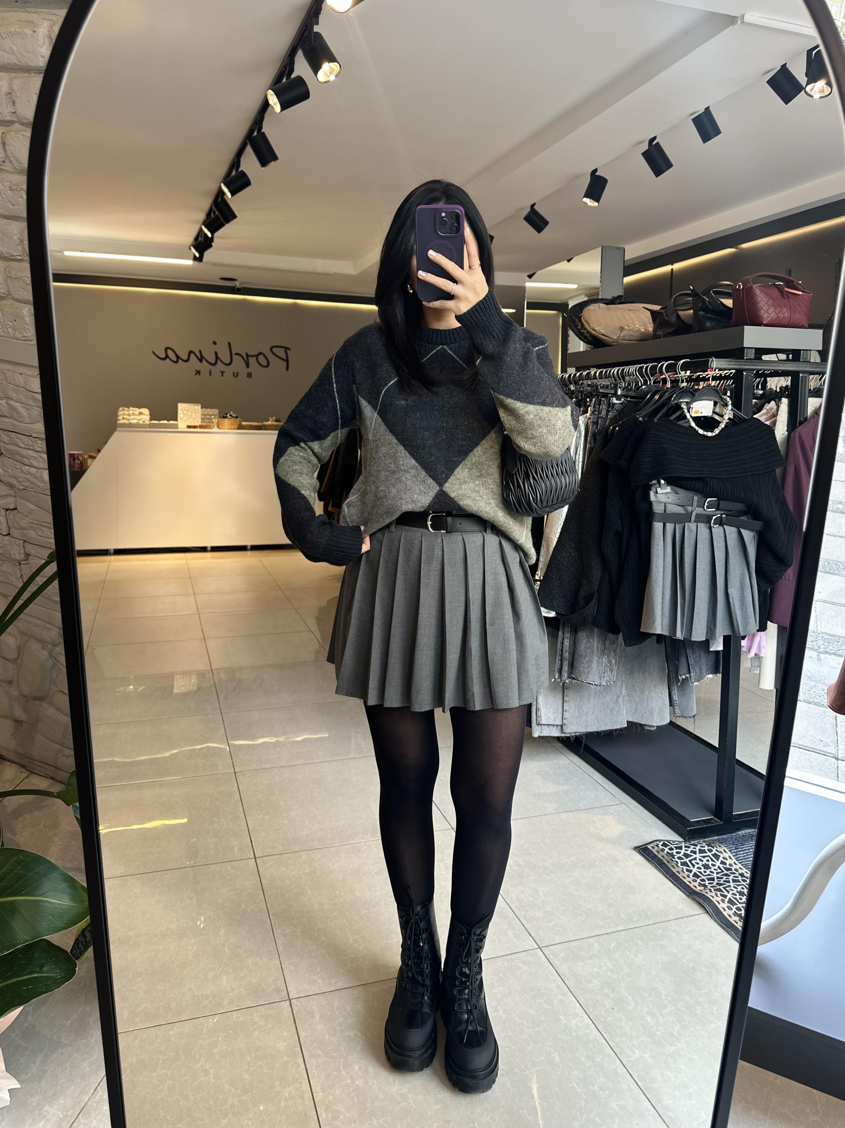 Gri Pilili Çift Kemerli Etek