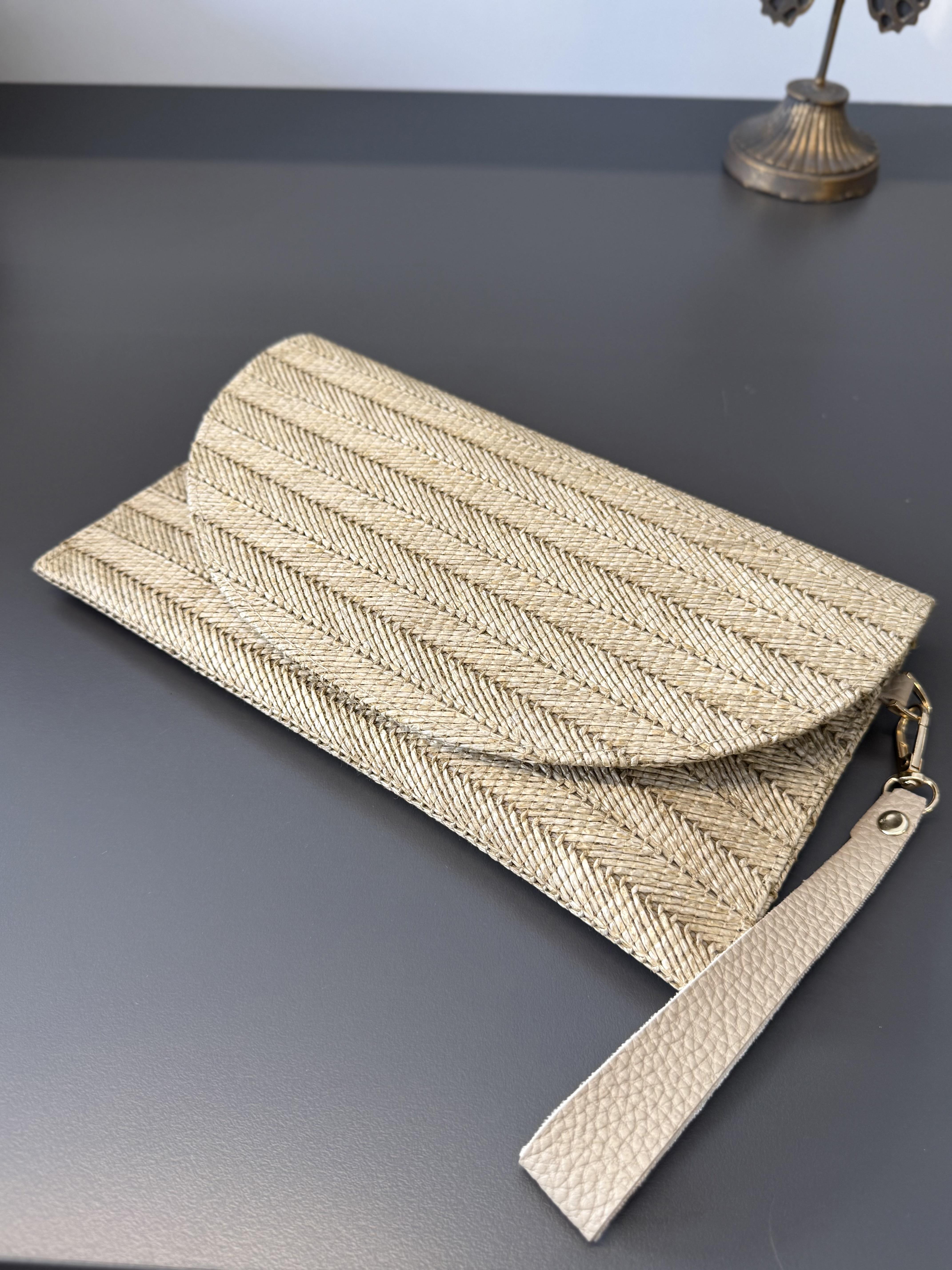 Krem Hasır Kapaklı Çanta