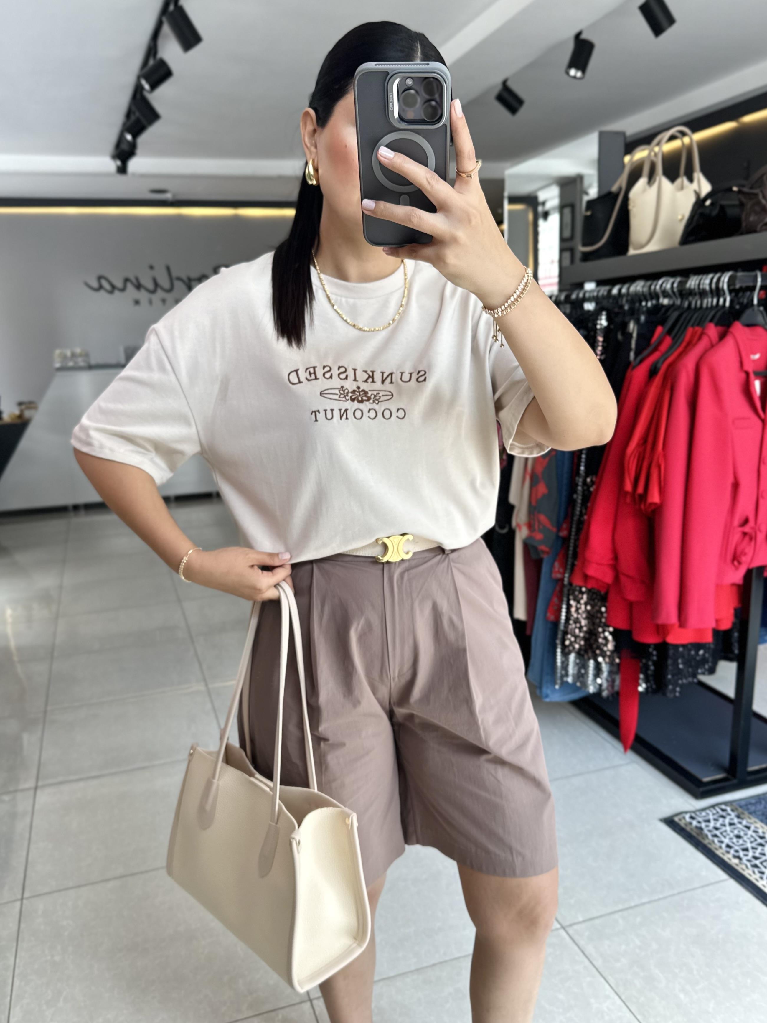 Krem Yazı İşlemeli Tshirt