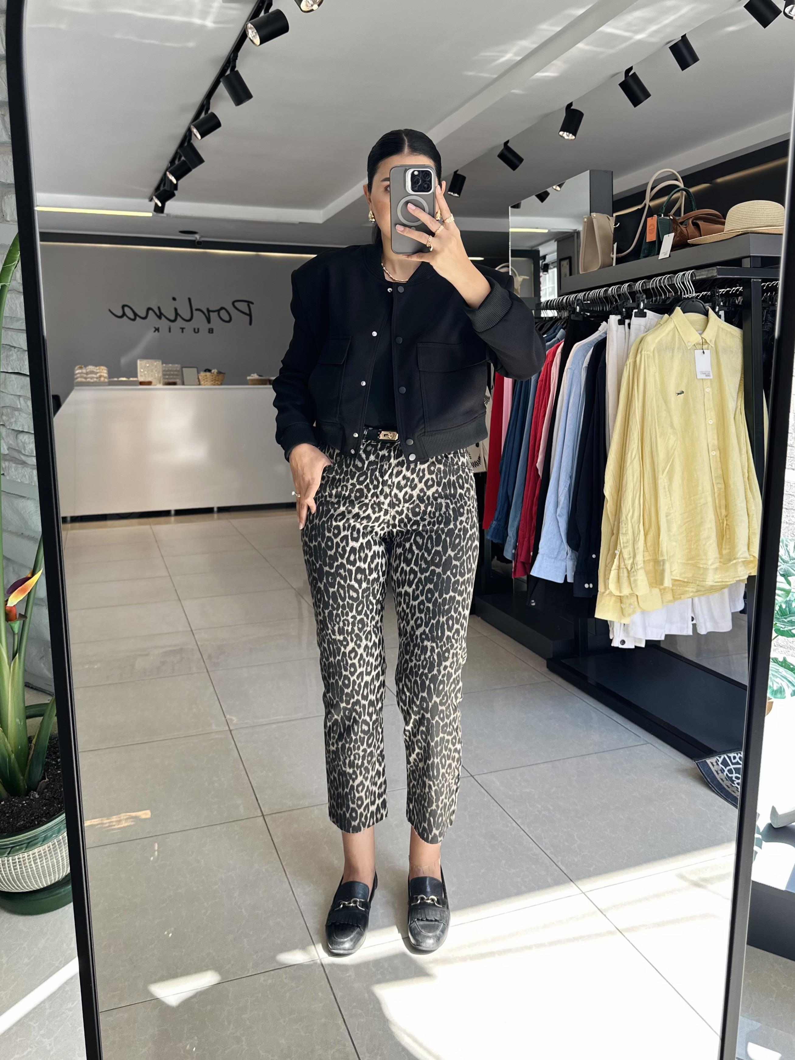 Leopar Desen ZR Kesik Paça Boyfit Jean