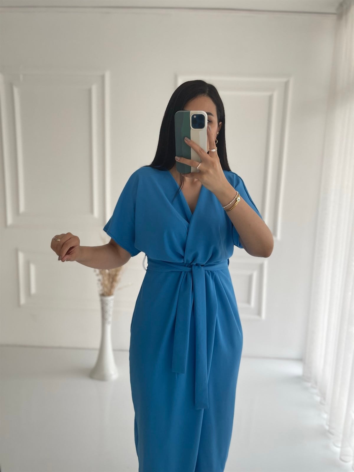 Mavi Bel Detaylı Geniş Kol Elbise