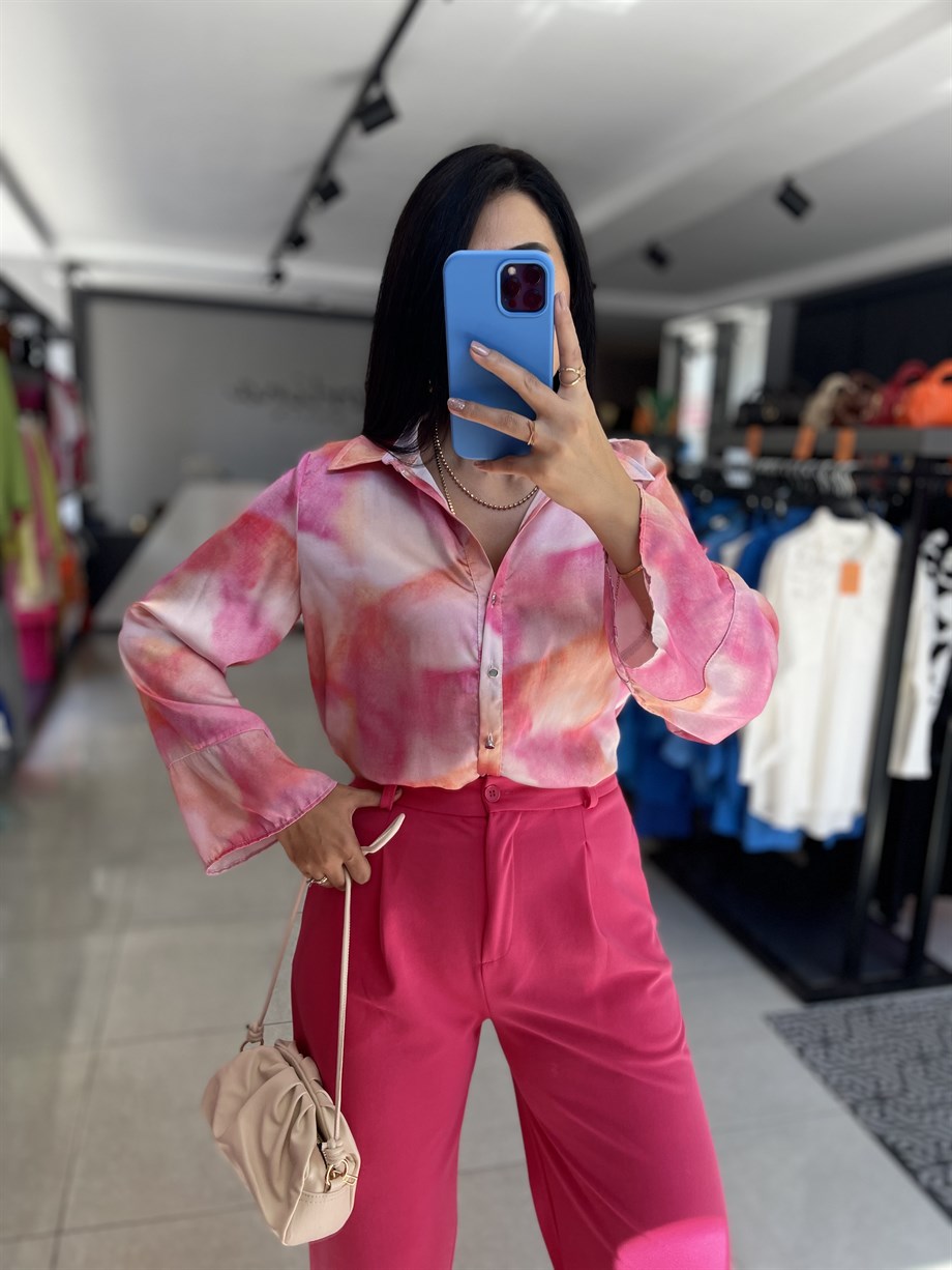 Pembe Desenli Saten Gömlek