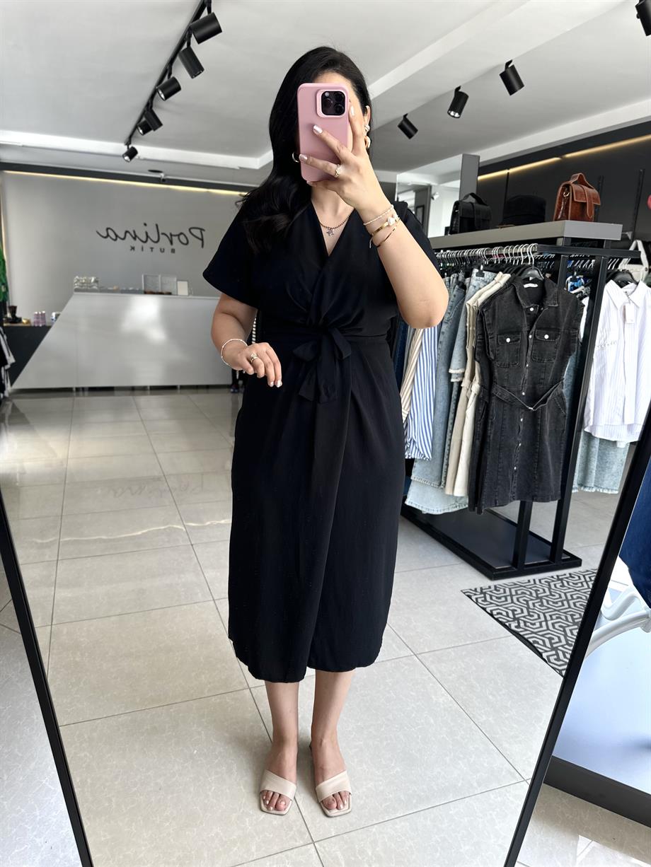 Siyah Bel Detaylı Geniş Kol Elbise