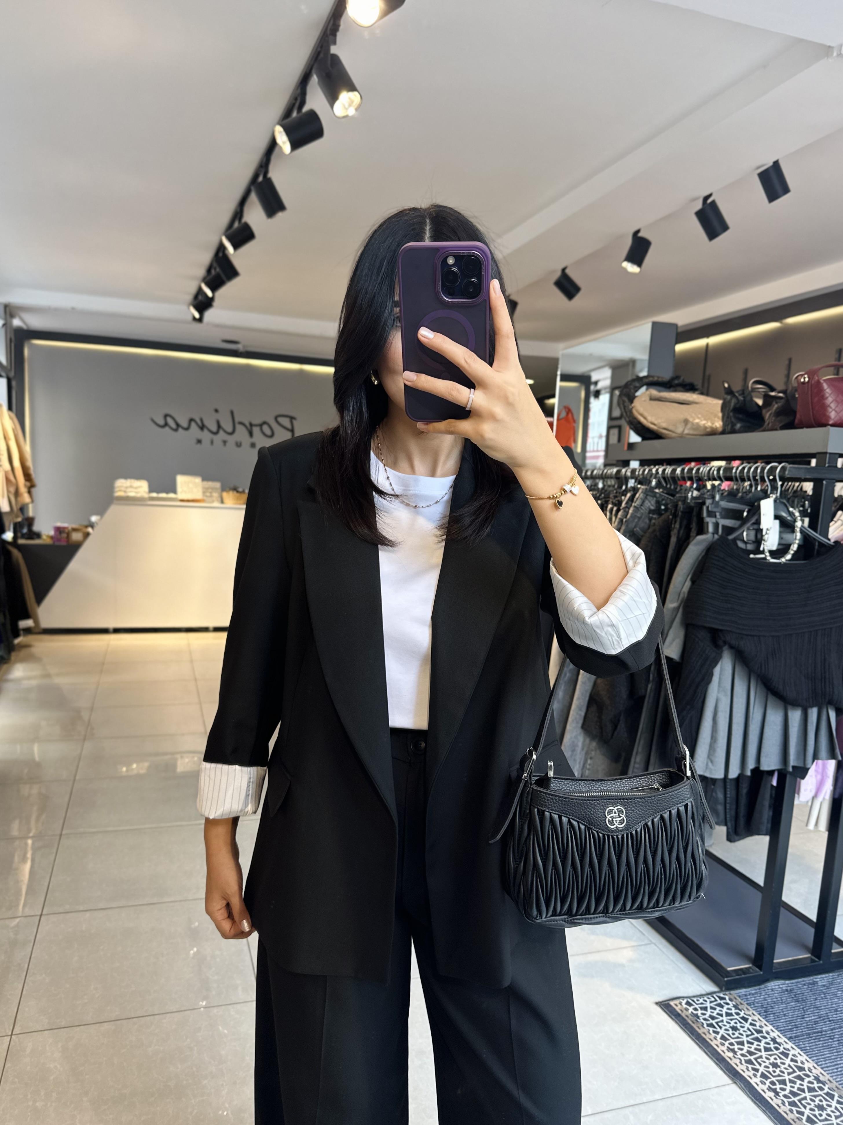 Siyah Çizgili Astarlı Blazer Ceket