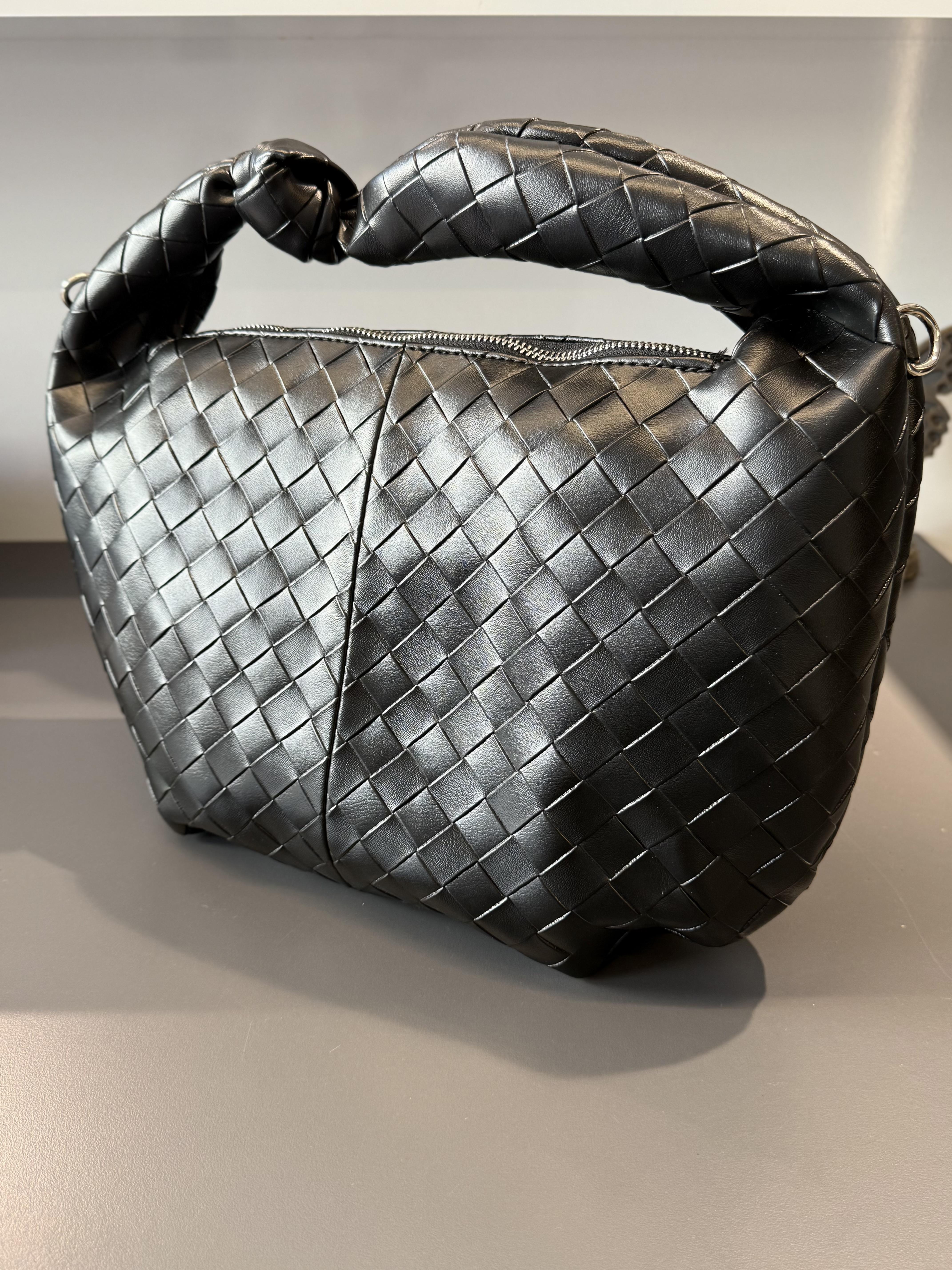 Siyah Örgü Detaylı Fermuarlı Çanta