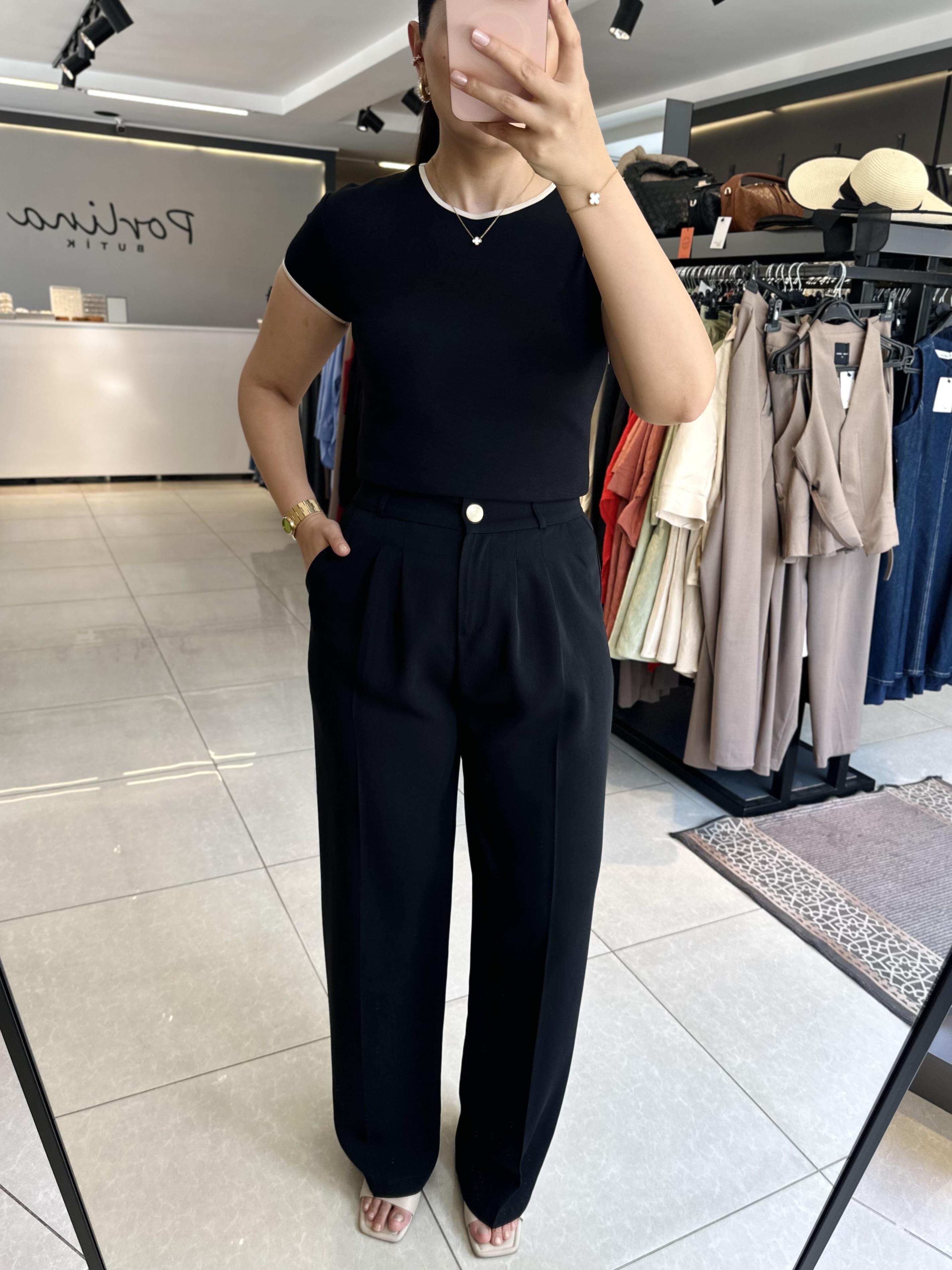 Siyah Pileli Arka Beli Lastikli Gold Düğmeli Palazzo Pantolon