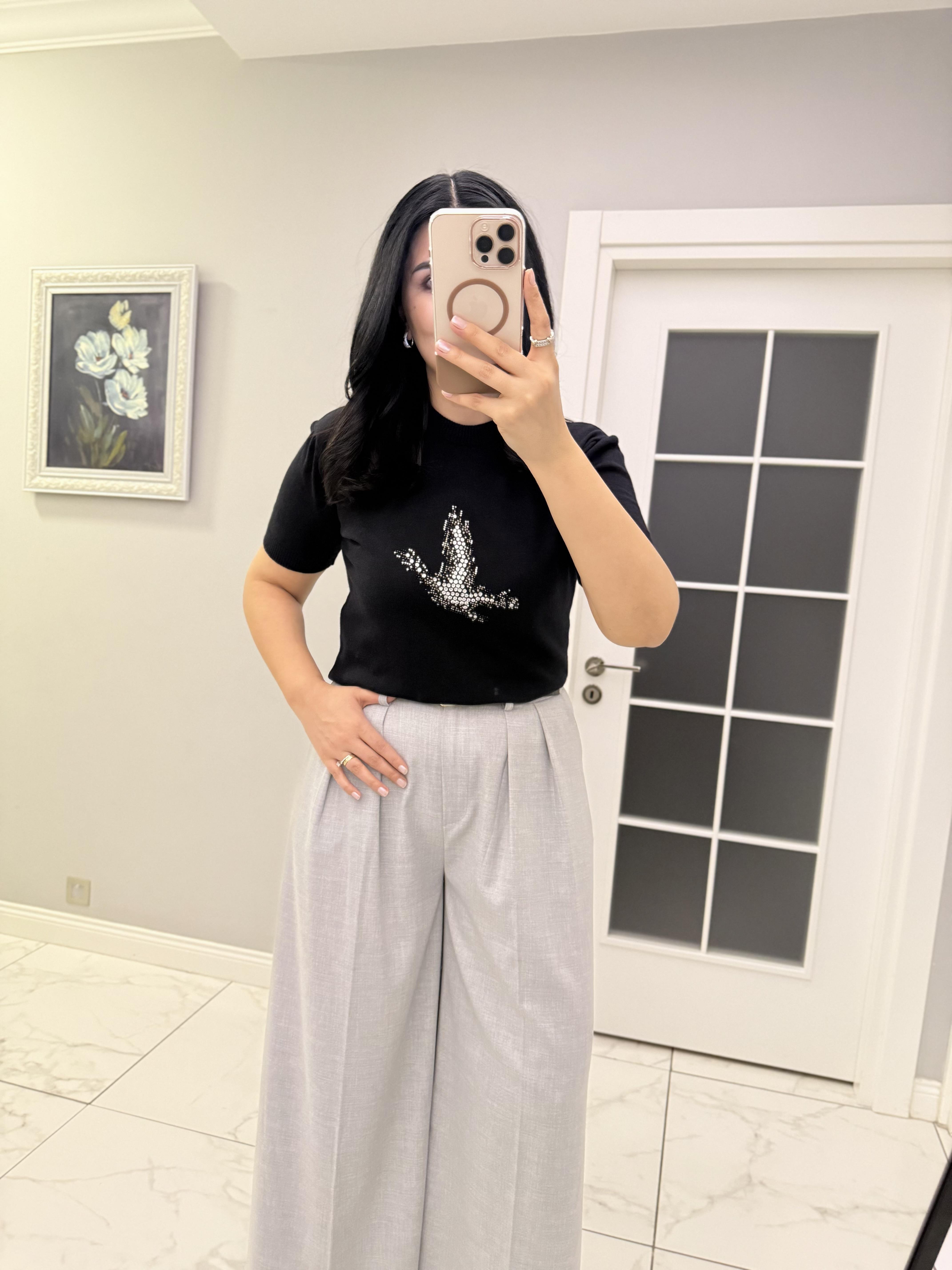 Siyah Taş Detaylı Marka Model Triko