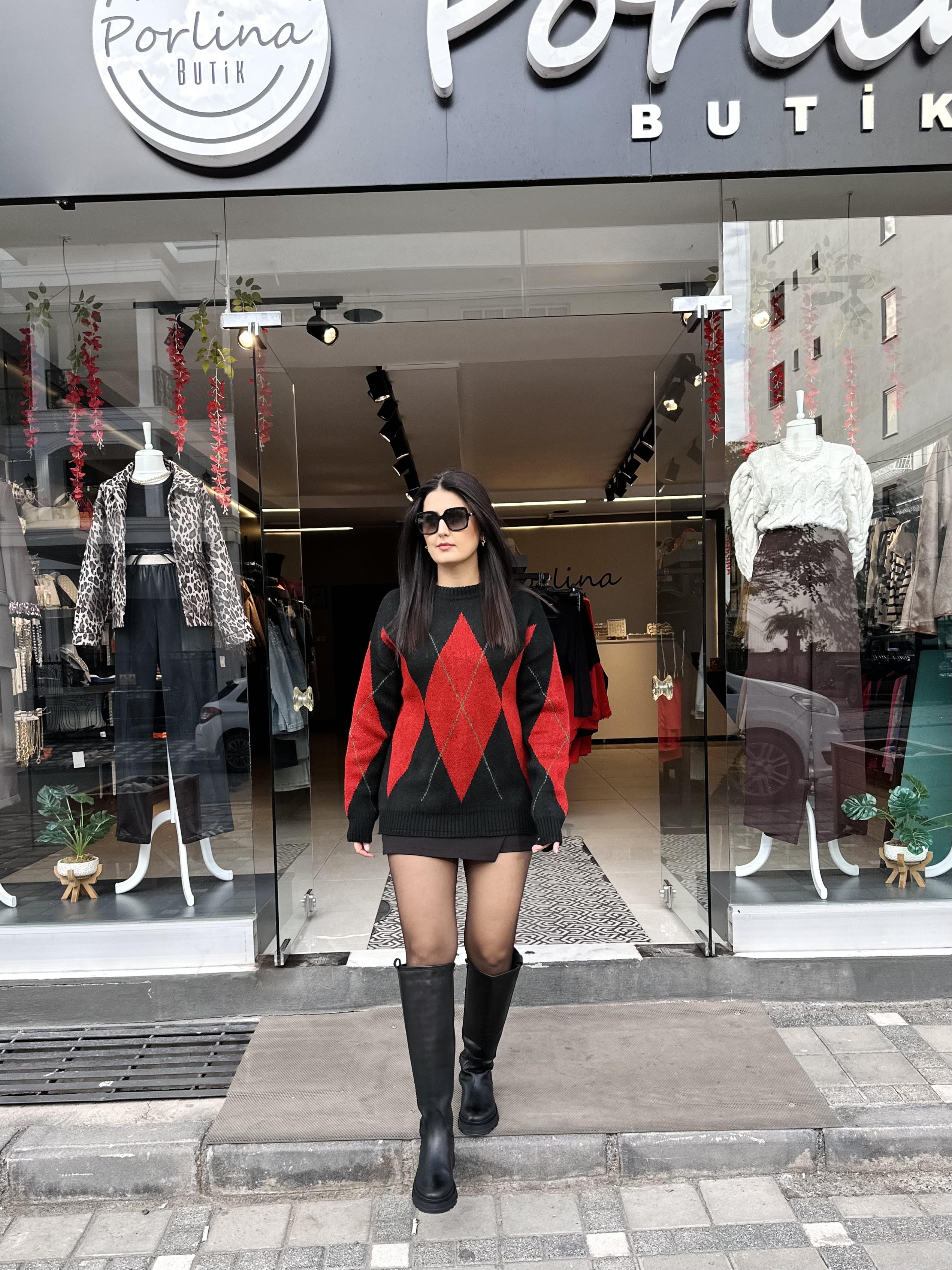 Siyah Yanı Fermuarlı Etekli Şort