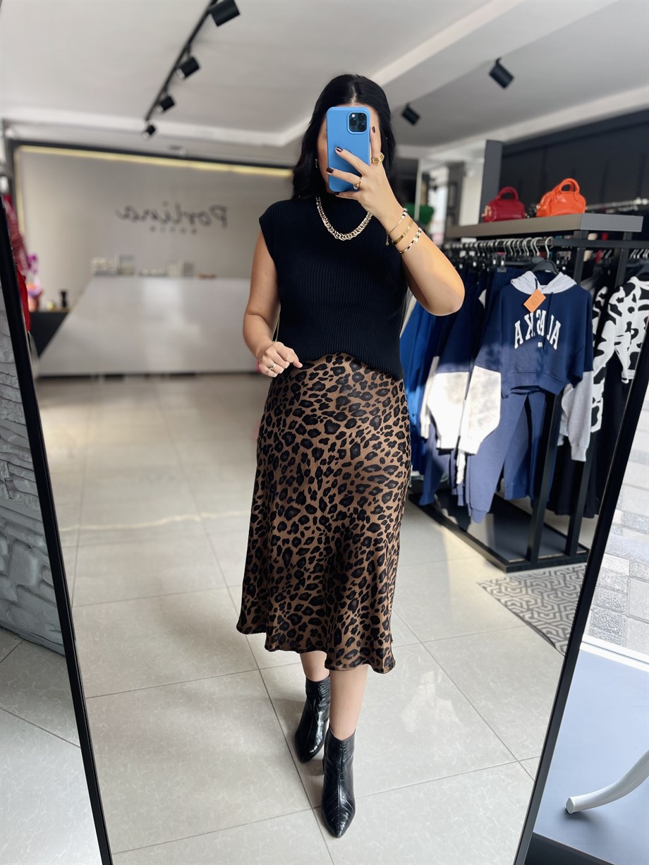 Siyah Yarım Balıkçı Kolsuz Kazak