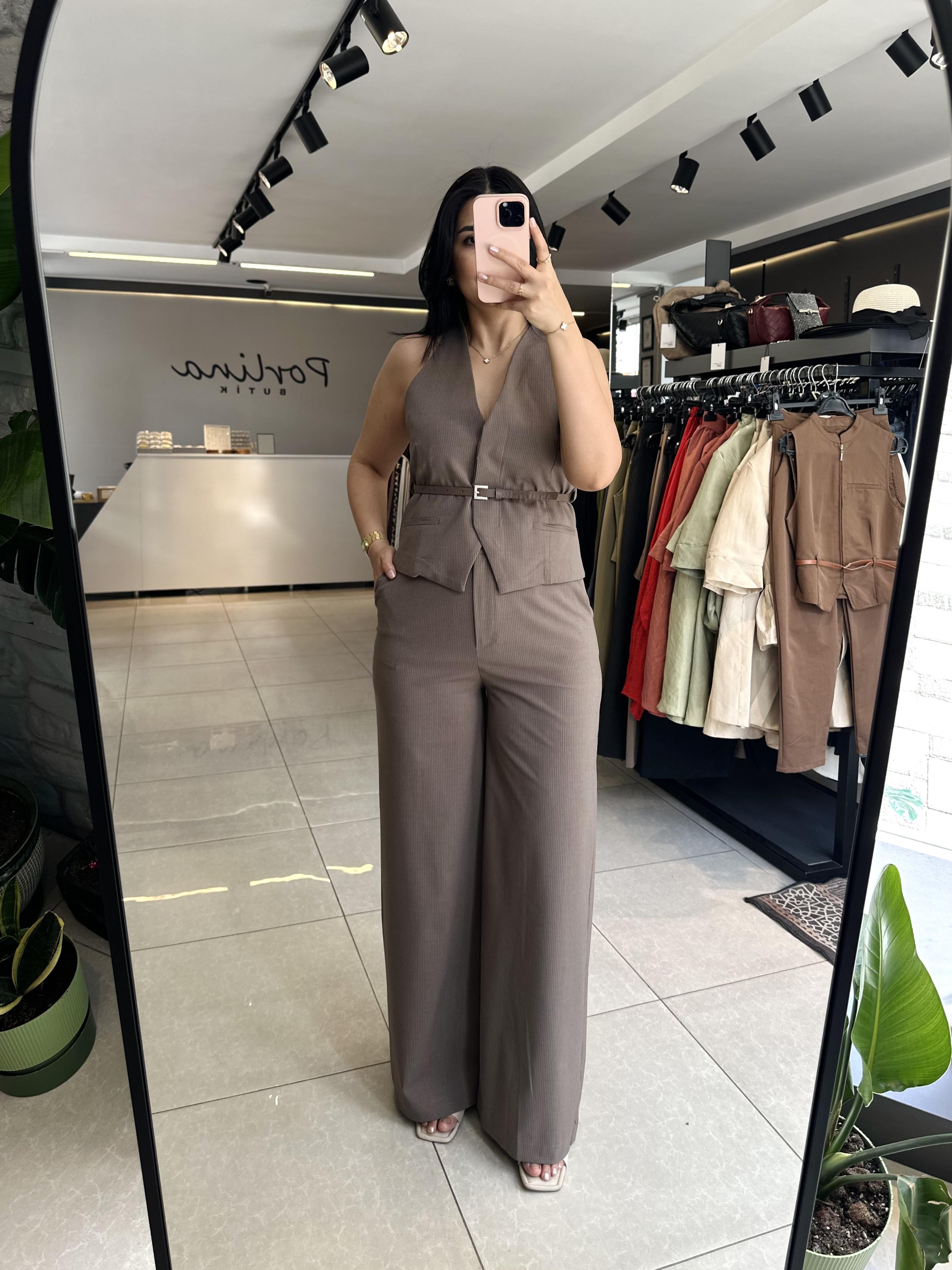 Vizon Çizgili Halter Yaka Yelekli Takım