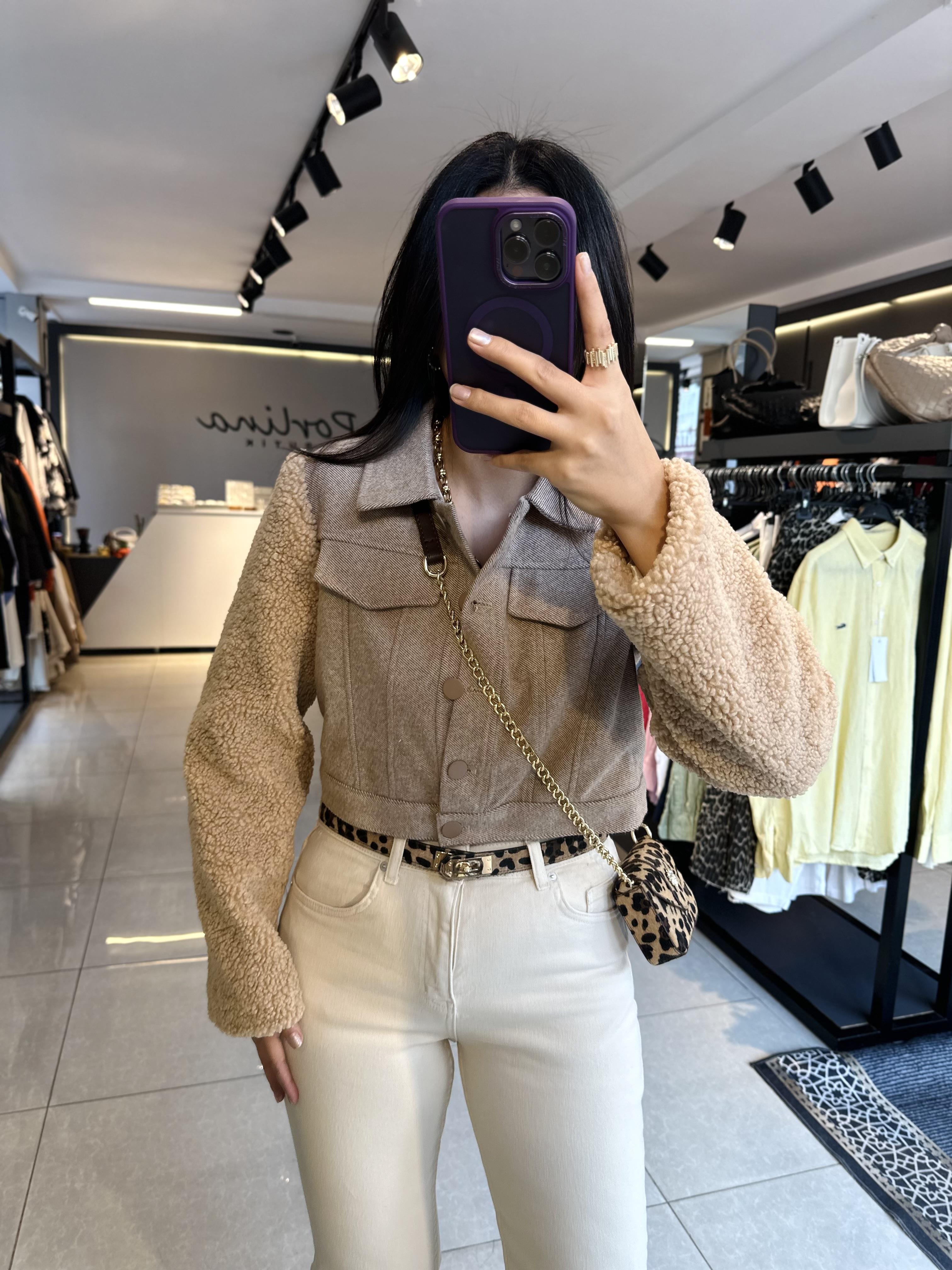 Vizon Renk Kolları Peluş Detaylı Kaşe Ceket