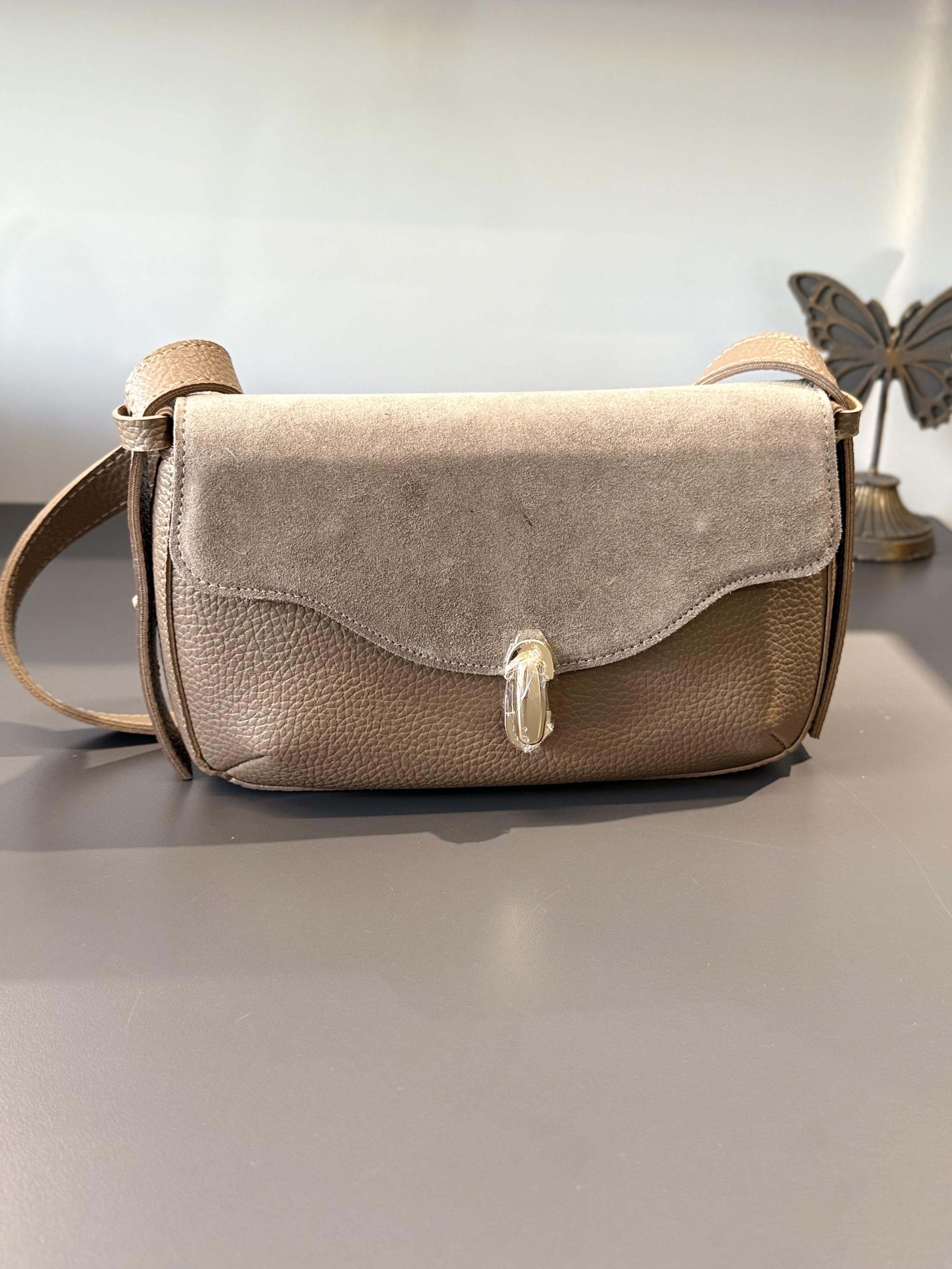 Vizon Süet Detaylı Baget Çanta