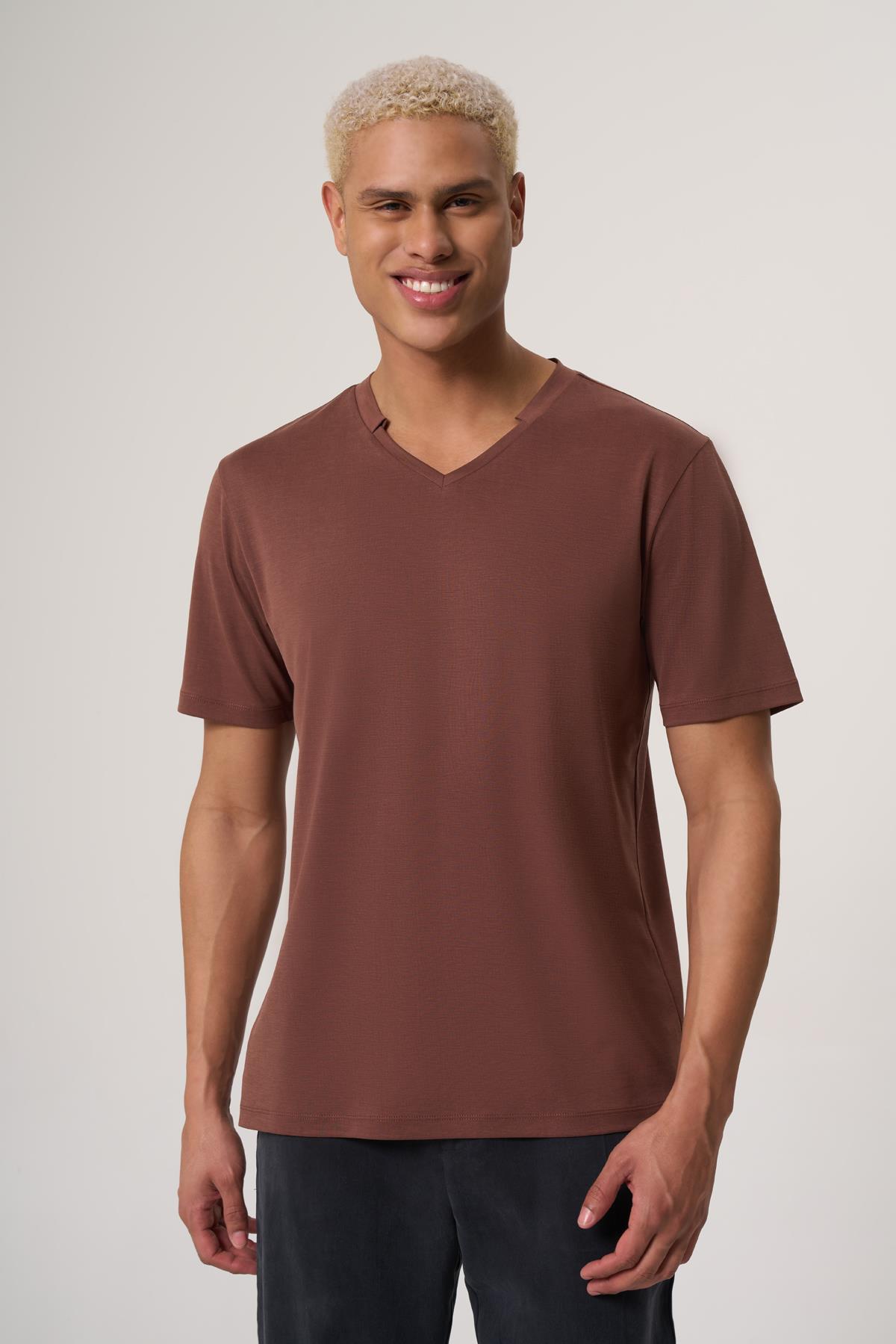 WELLWE-SENO KAHVE  V YAKA DETAYLI CUPRA LİYOSEL TİŞÖRT-T-Shirt & Atlet
