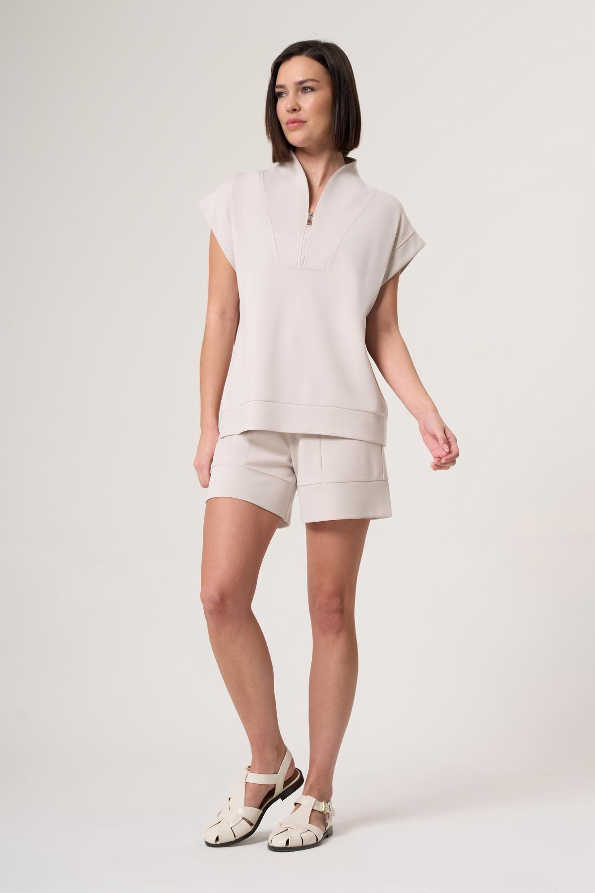 WELLWE-ROTHLEY TAŞ RENGİ  MODAL İÇERİKLİ, FERMUAR YAKA DETAYLI TİŞÖRT-T-Shirt & Atlet