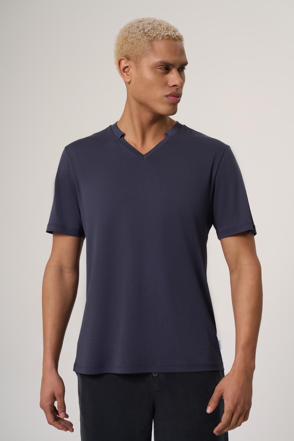 WELLWE-SENO LACİVERT  V YAKA DETAYLI CUPRA LİYOSEL TİŞÖRT-T-Shirt & Atlet
