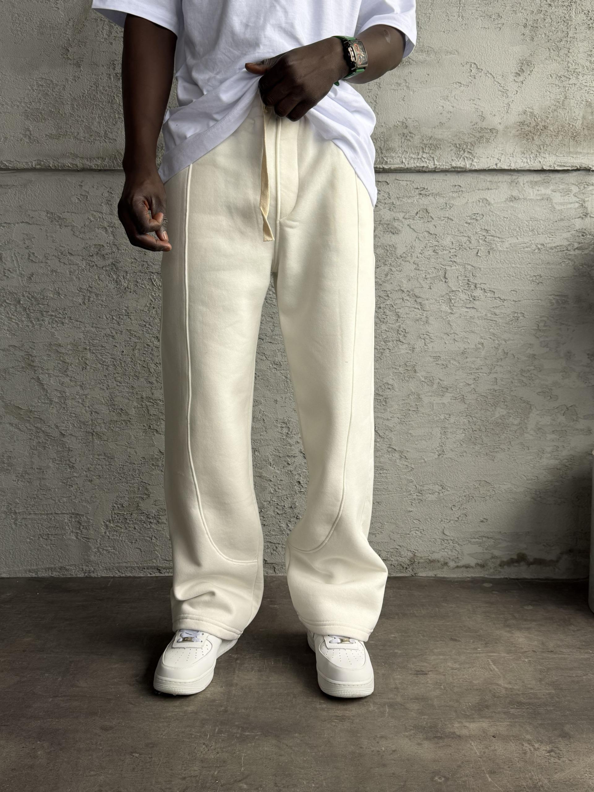Beyaz Dikiş Detaylı Baggy Eşofman