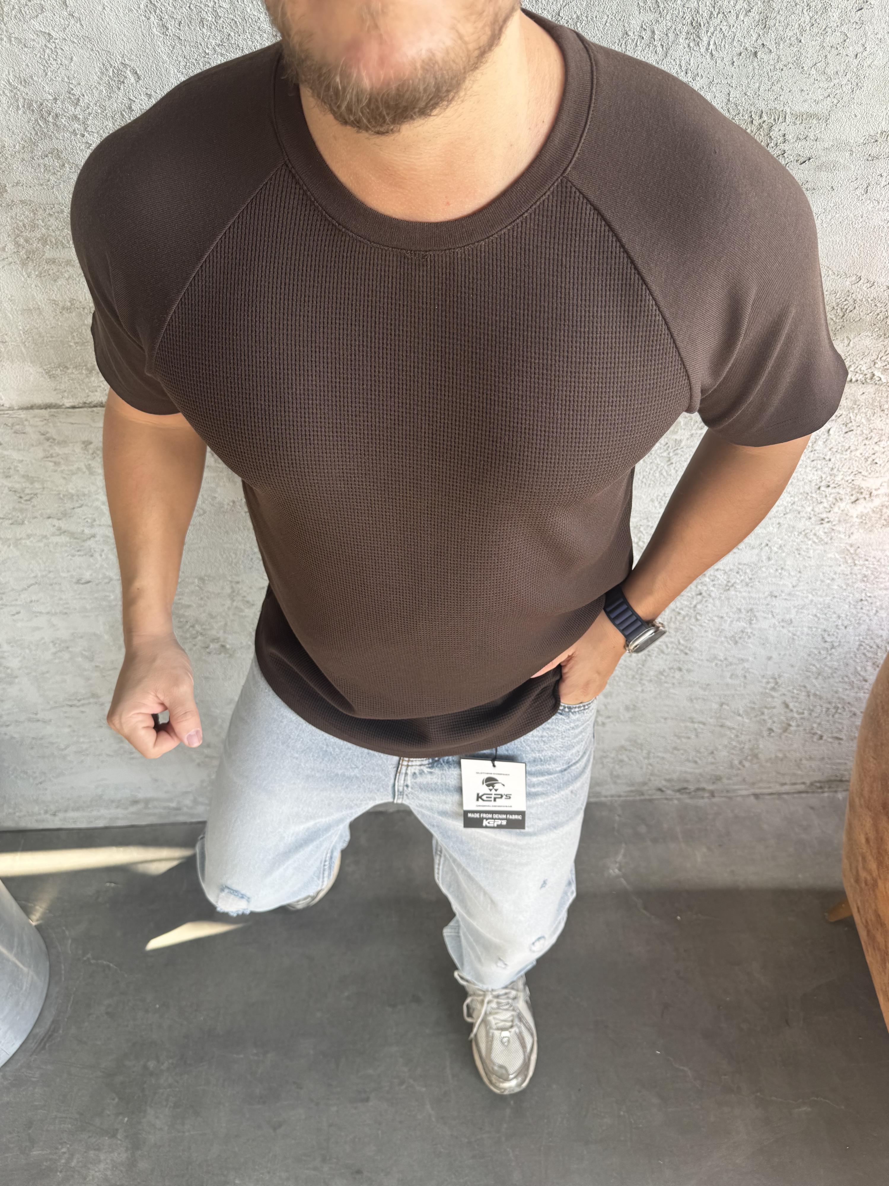 Kahve Bisiklet Yaka Waffle Kumaş Triko T-Shirt