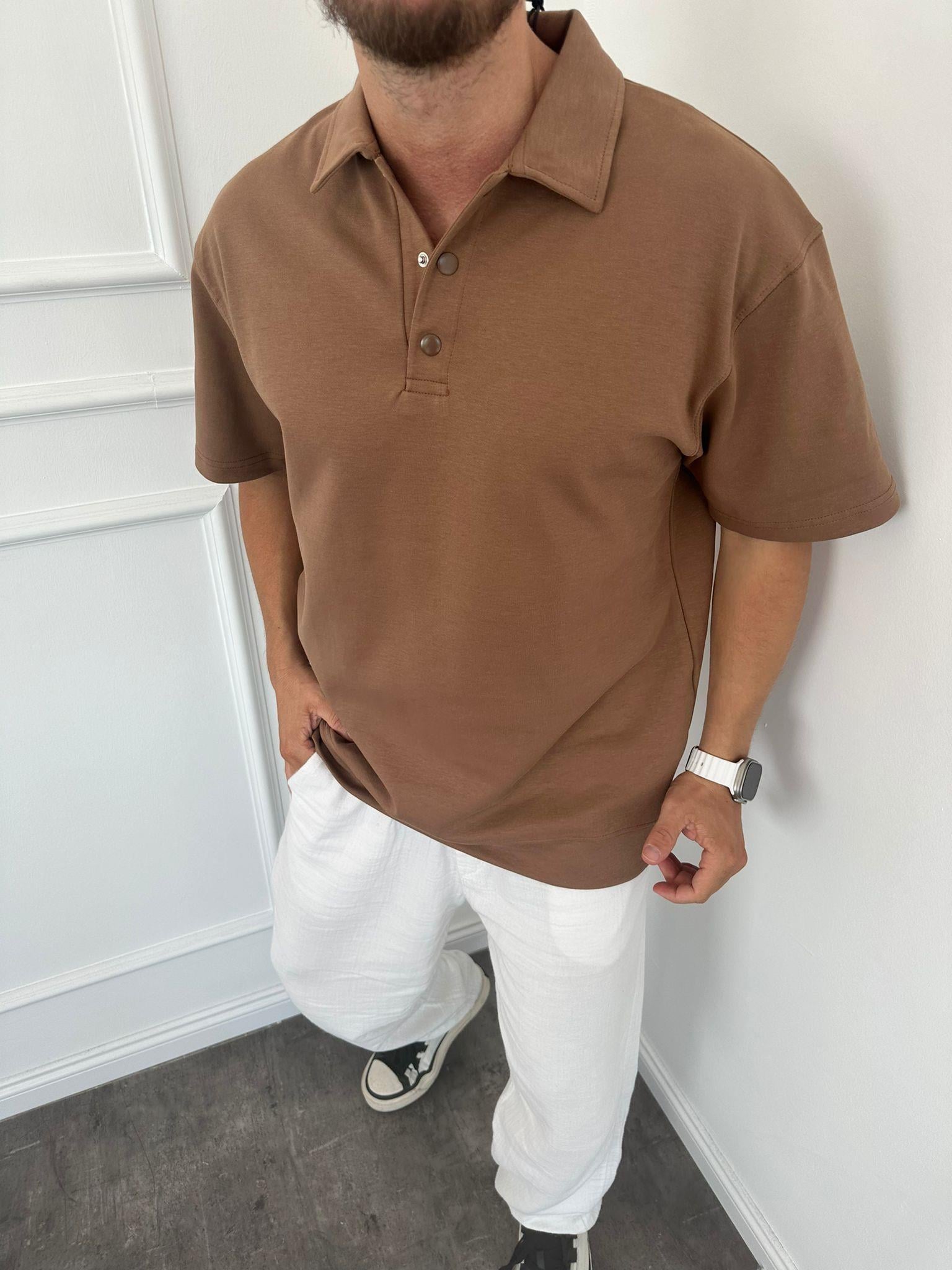 Kahverengi Düğme Detaylı Polo Yaka T-Shirt