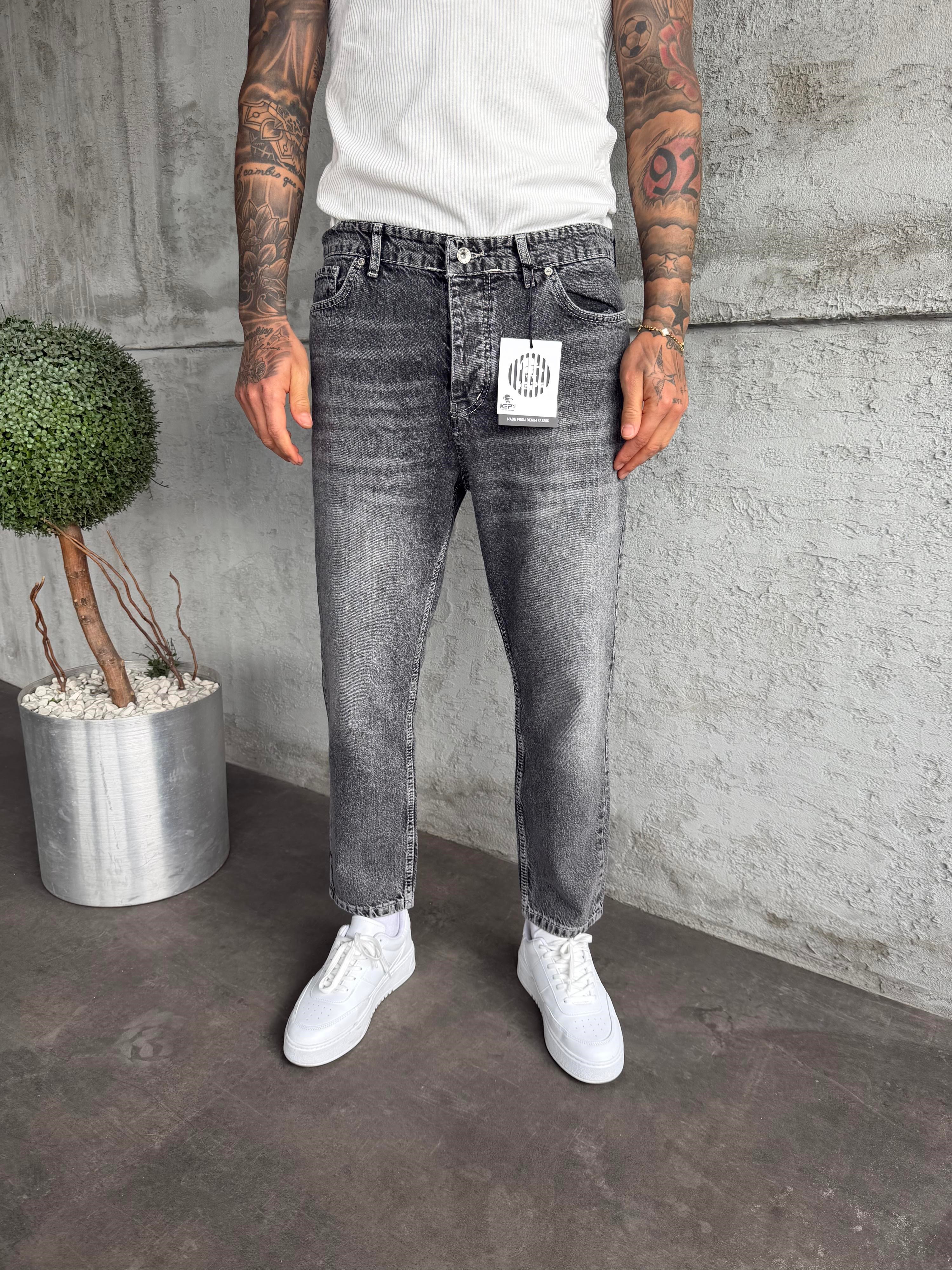 Koyu Gri Taşlamalı Boyfriend Jean