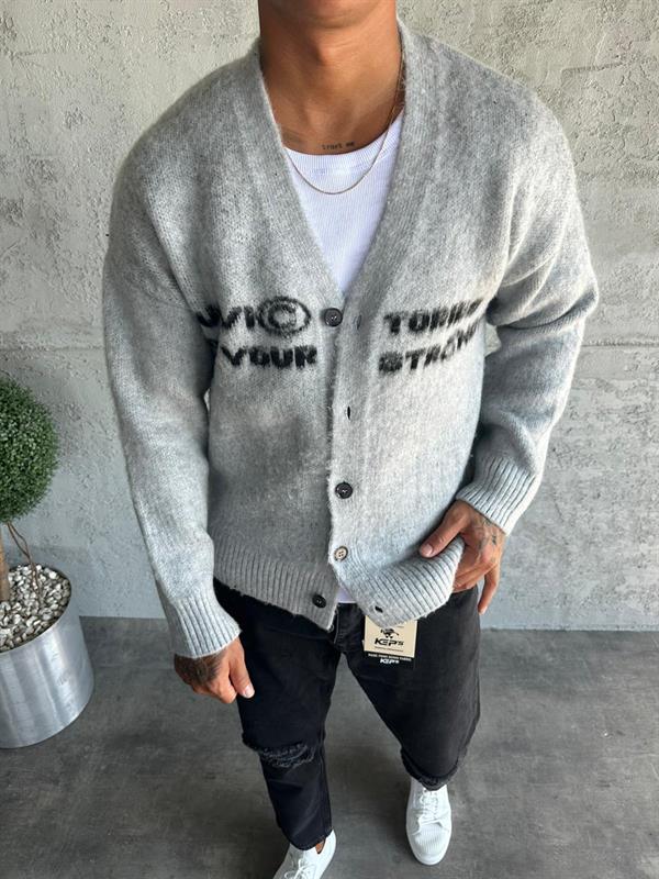 Gri Yazı Detaylı Yün Hırka