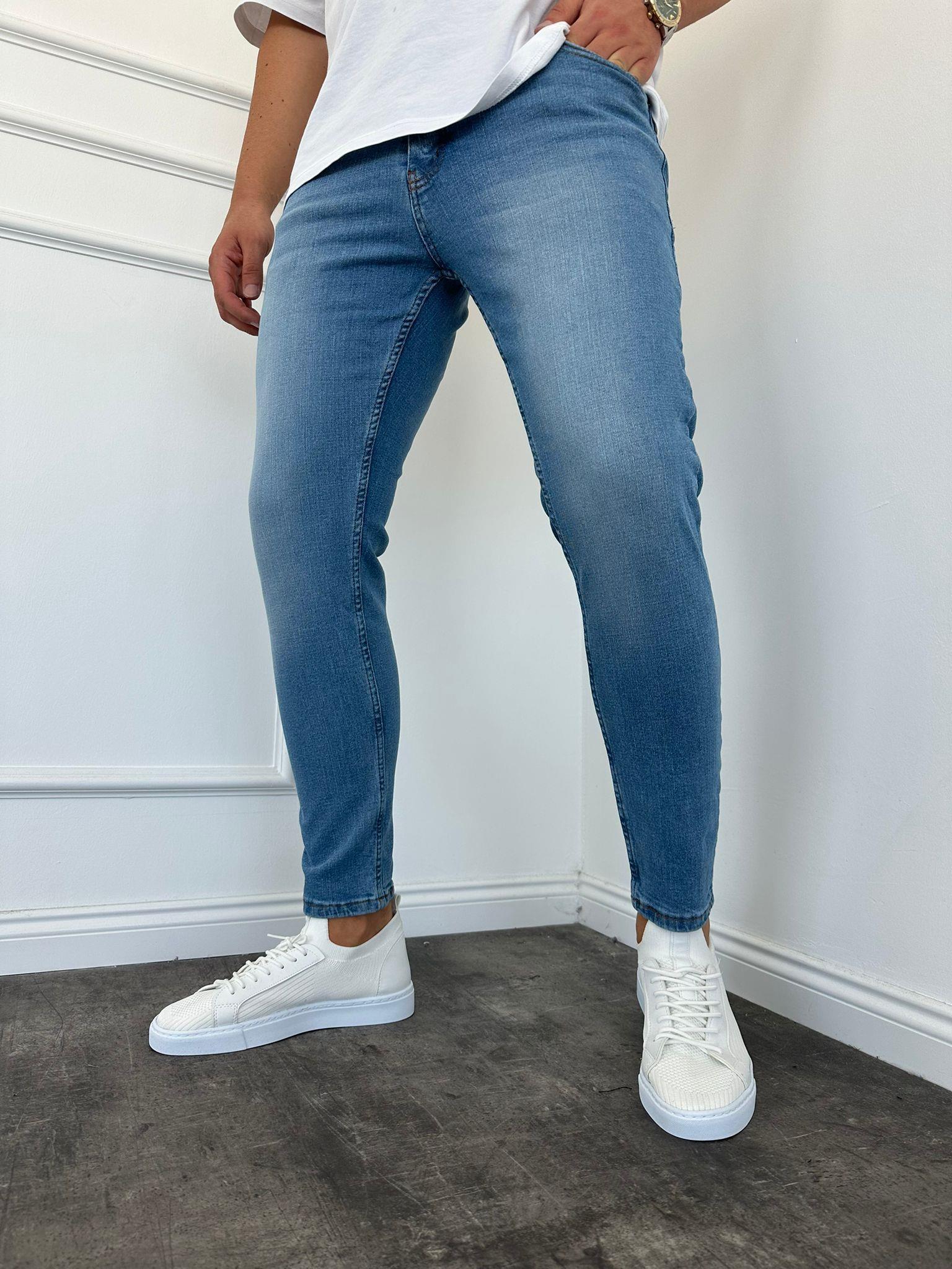 Açık Mavi Taşlamalı Slimfit Jean