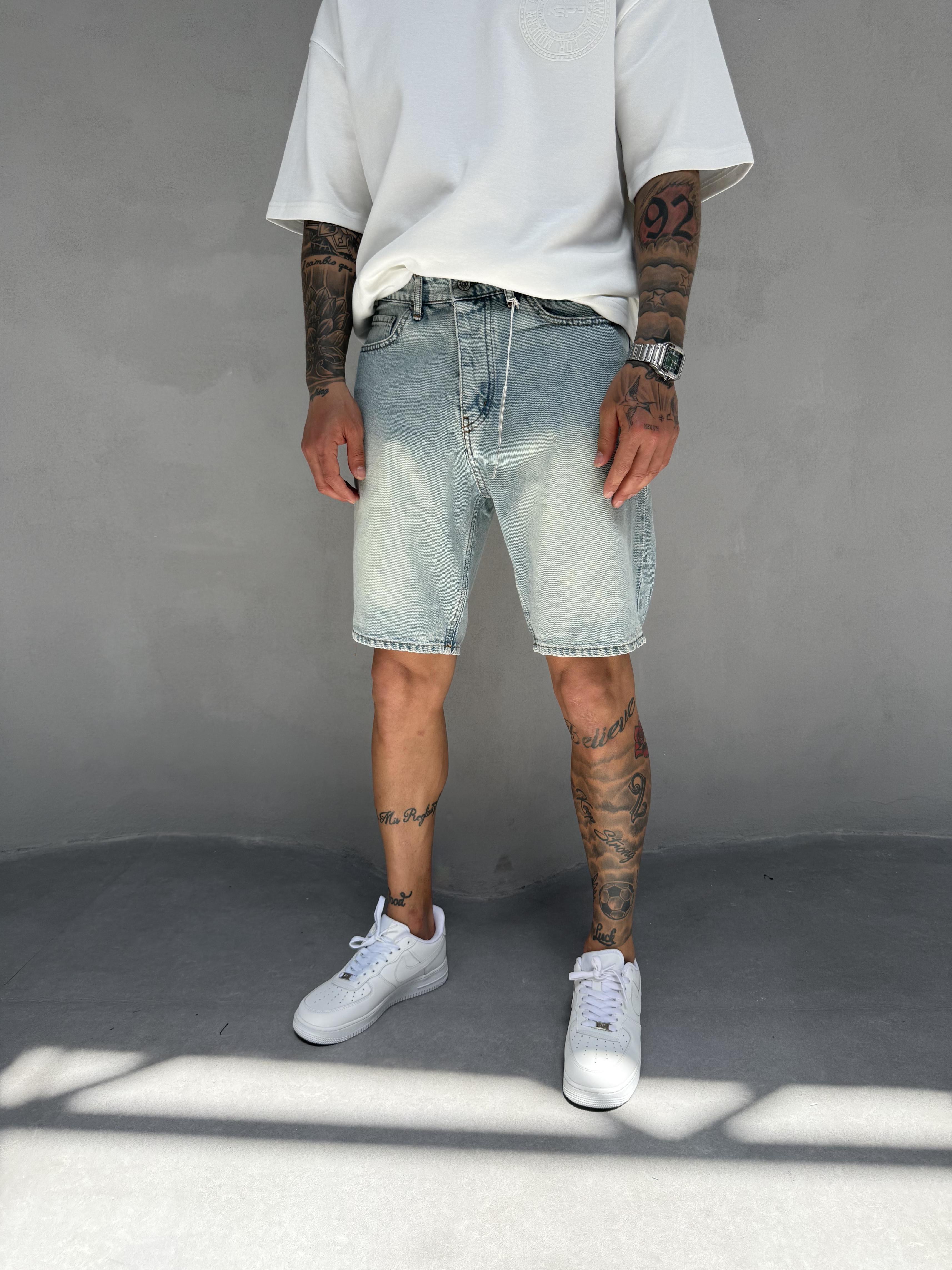 Açık Yıkamalı Kot Şort