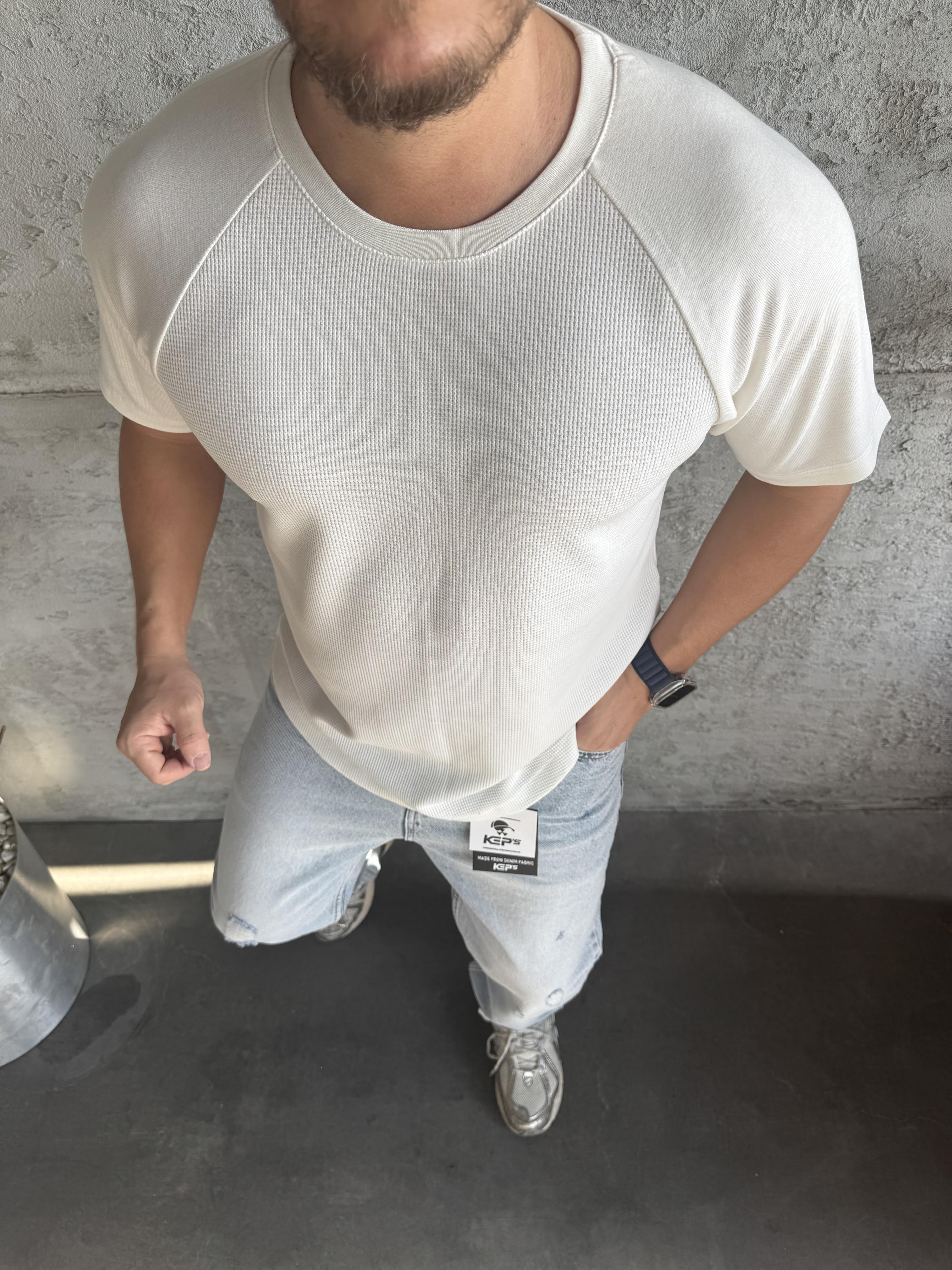 Beyaz Bisiklet Yaka Waffle Kumaş Triko T-Shirt