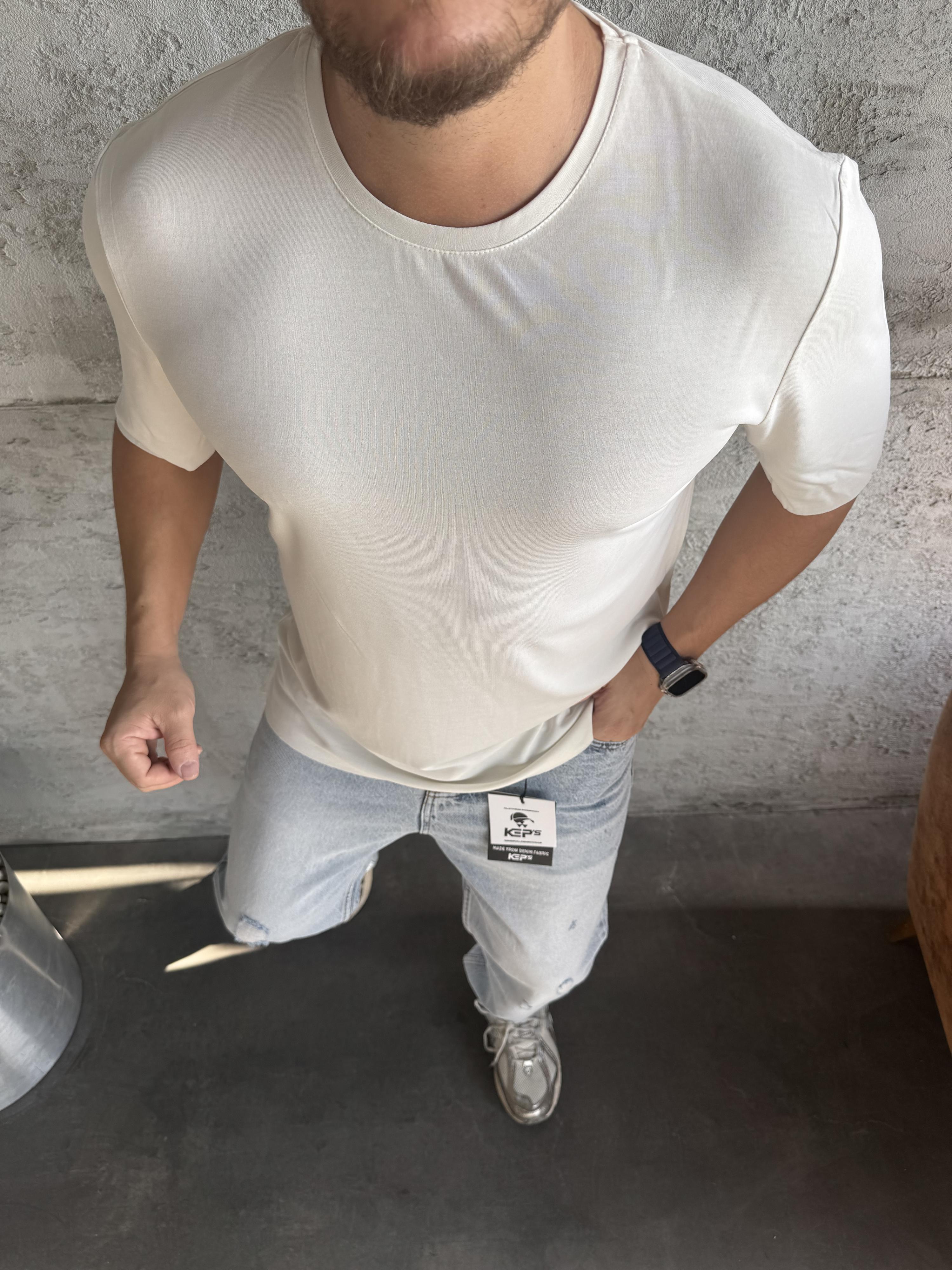 Beyaz Fırçalı Tensel Kumaş Basic T-Shirt