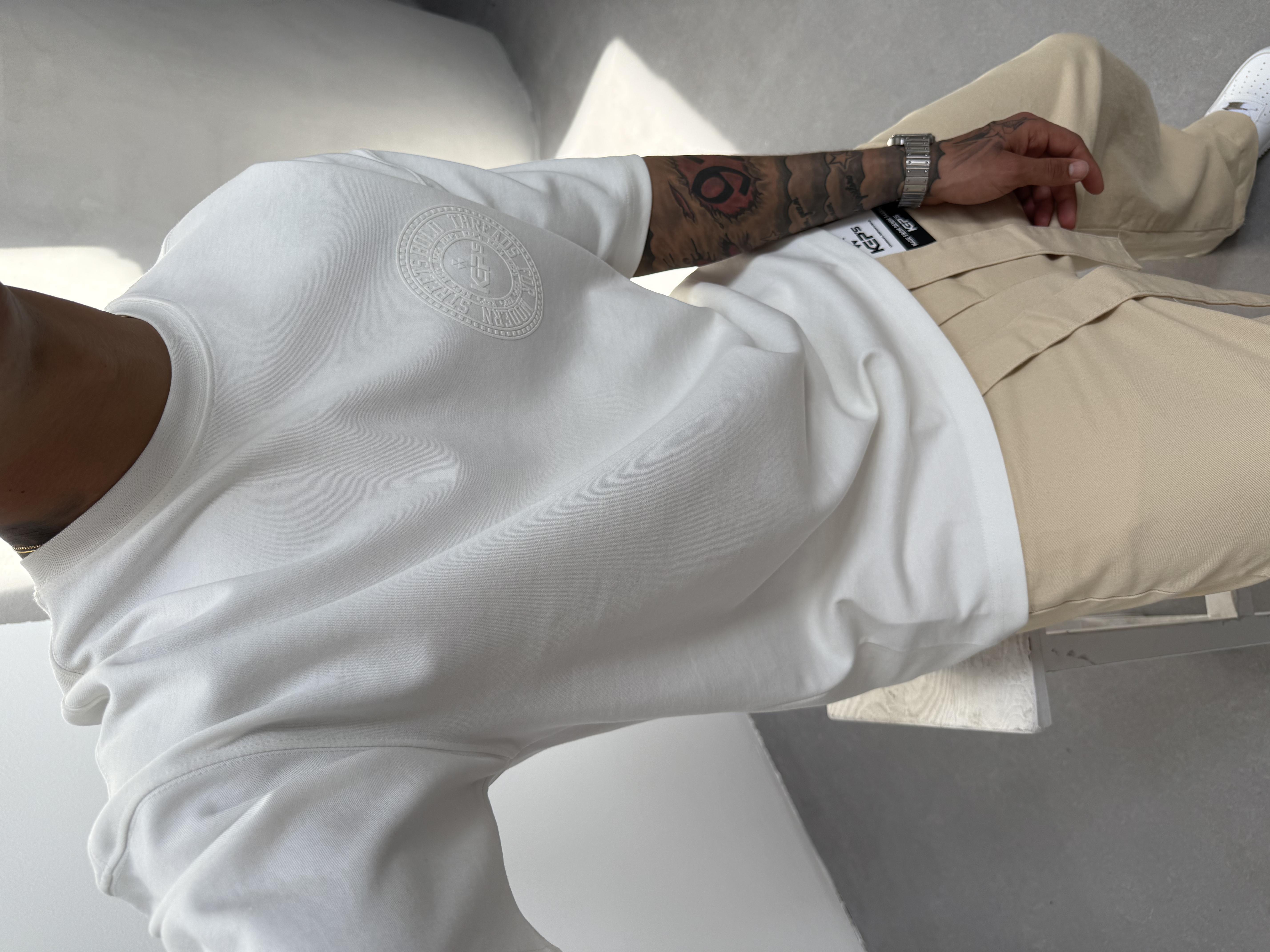 Beyaz Kabartma Baskılı Oversize T-Shirt