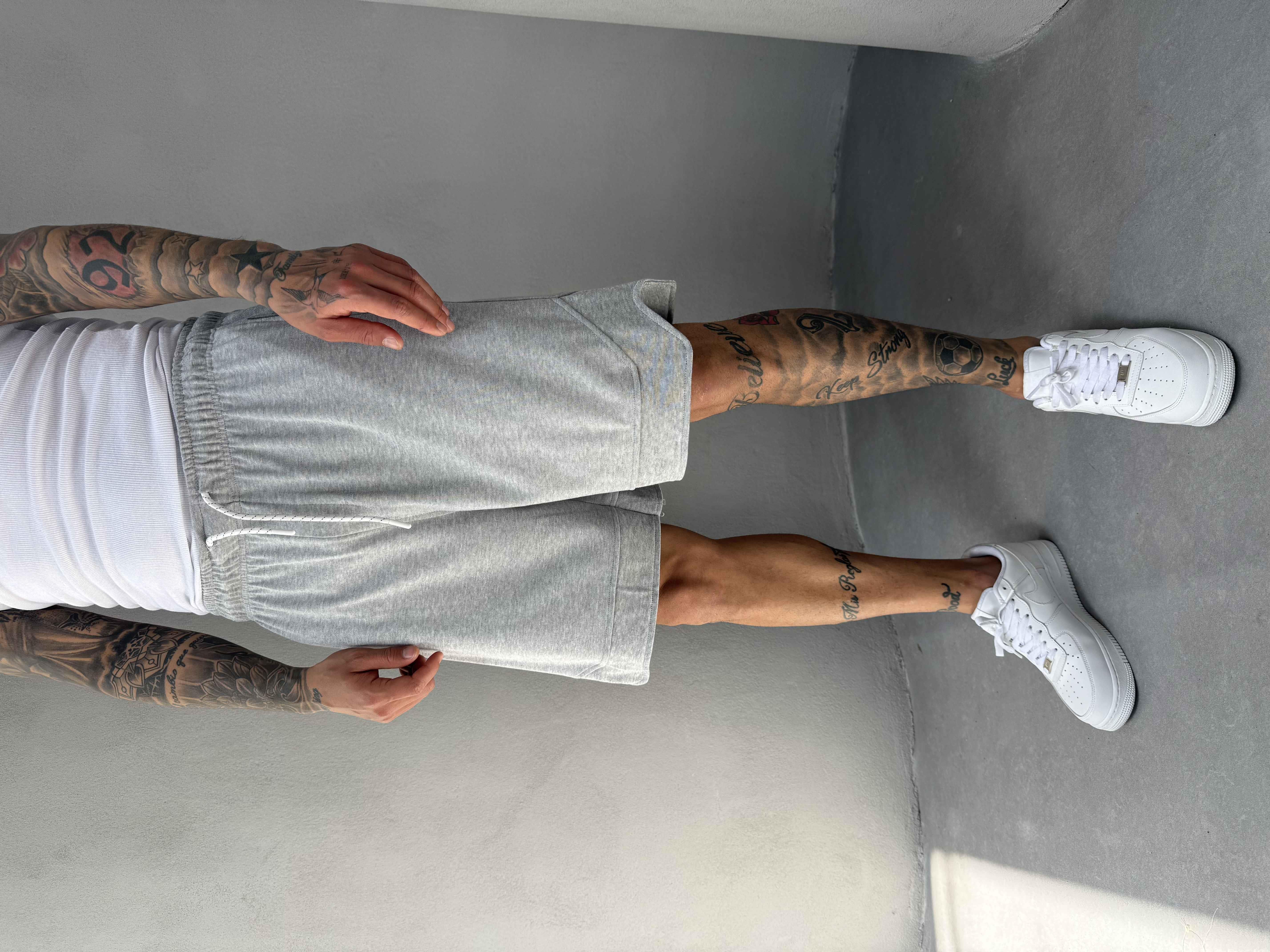 Gri Jakarlı Kumaş Şort