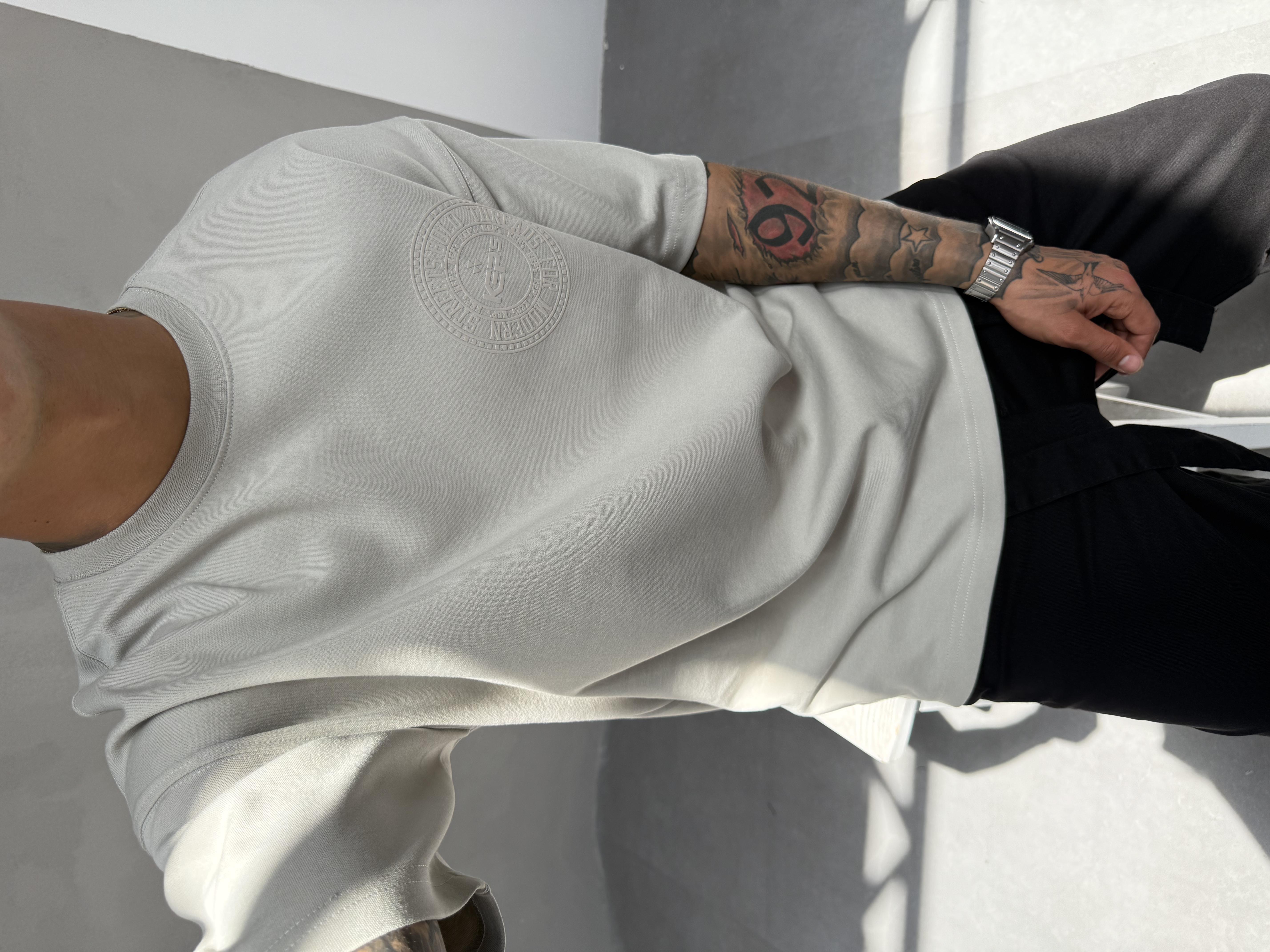 Gri Kabartma Baskılı Oversize T-Shirt