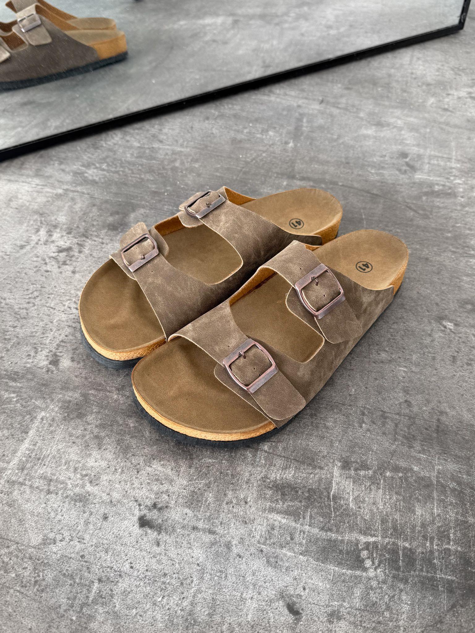 Kahve Tokalı Terlik