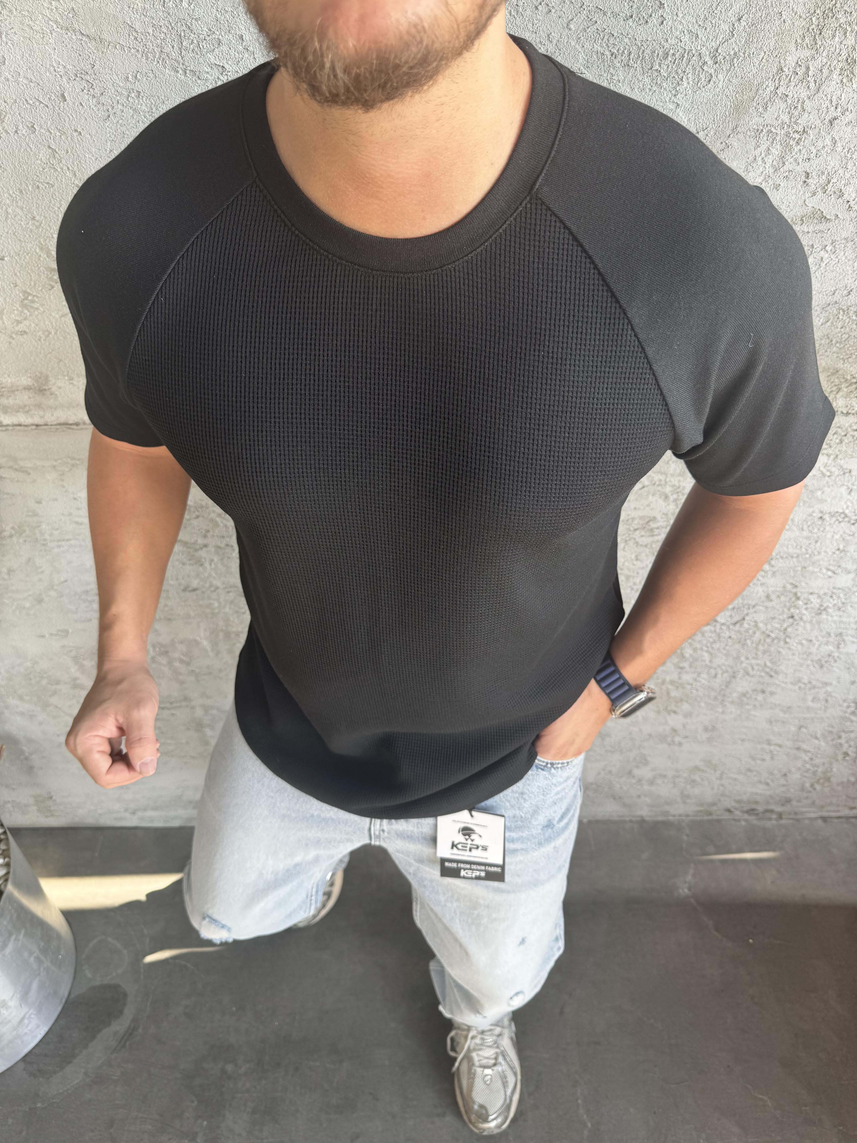 Siyah Bisiklet Yaka Waffle Kumaş Triko T-Shirt