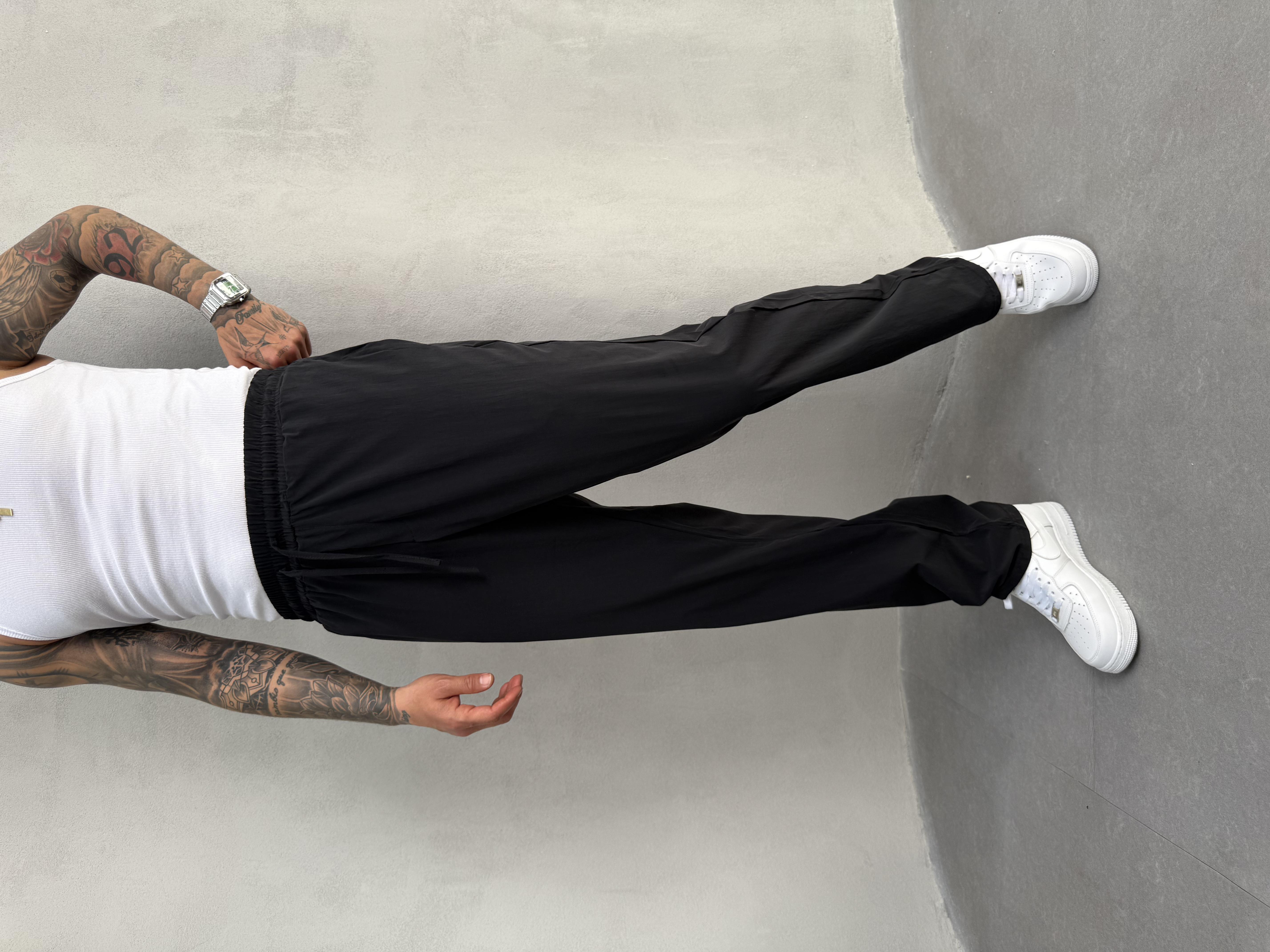 Siyah Paraşüt Kumaş Jogger