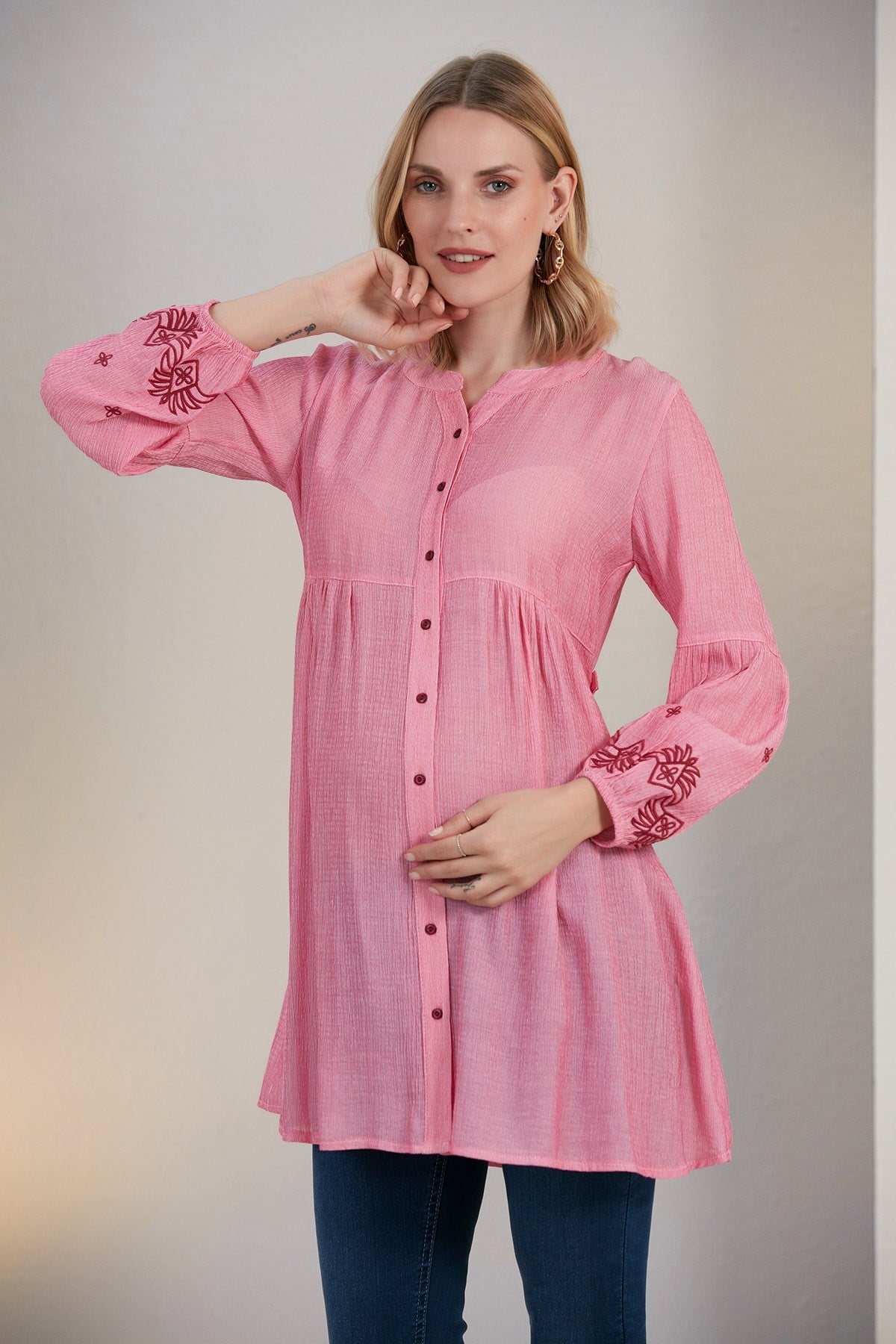 Gör-Sin Hamile Kolları Nakışlı Pembe Gömlek