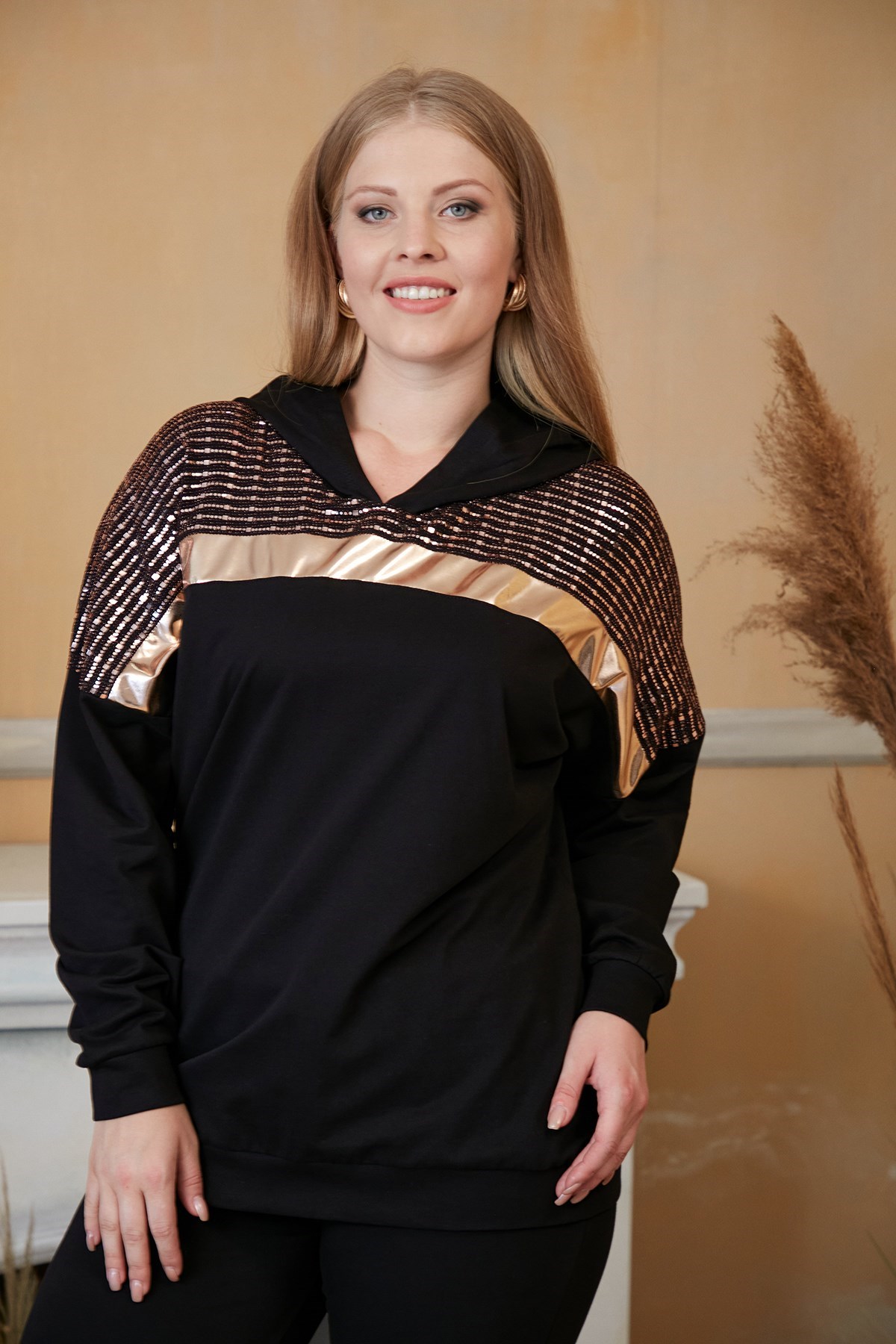 Rmg Omuz Bronz Varak Detaylı Büyük Beden Siyah Sweatshirt