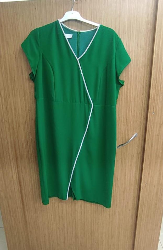 Rota taş detaylı Yesıl krep elbise