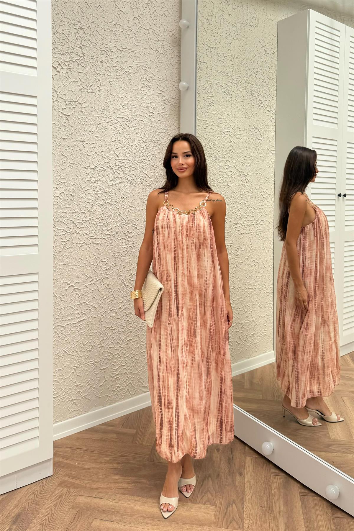 Zincir Detaylı Batik Desenli Elbise - KREMİT