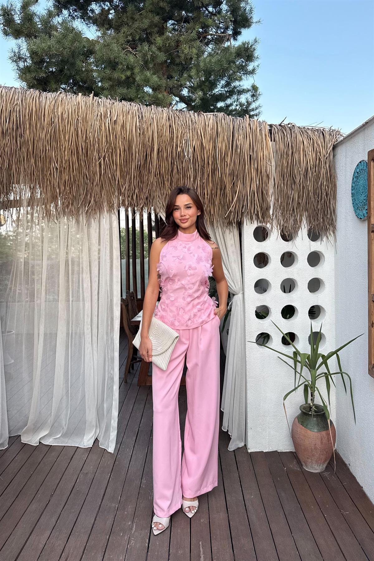 Çiçek Aksesuarlı Pantolon Takım - PEMBE