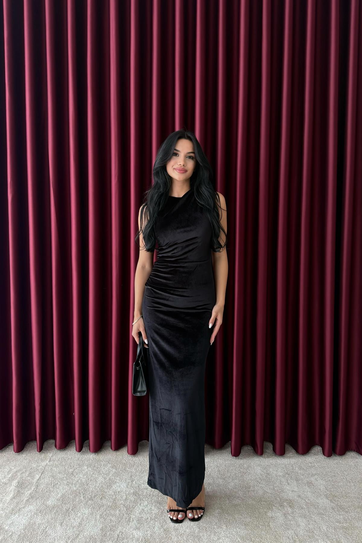 Drapeli Kadife Elbise - SİYAH