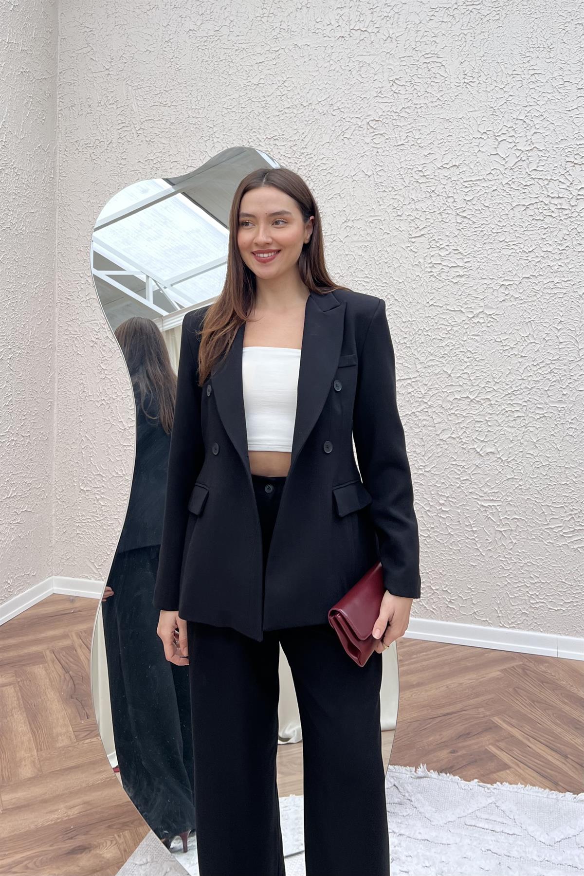 Düğmeli Kruvaze Takım - SİYAH