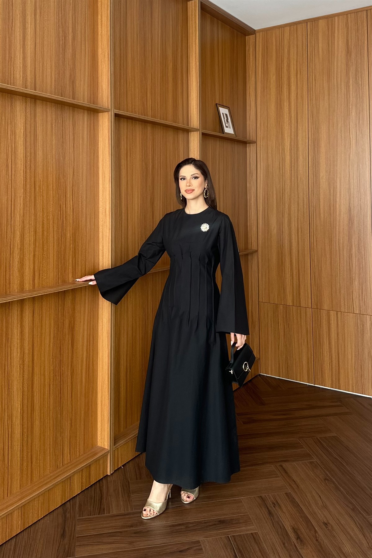 Gold Aksesuarlı Poplin Elbise - SİYAH