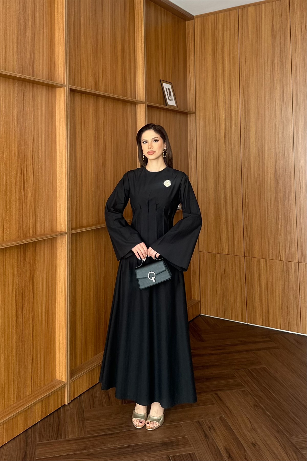 Gold Aksesuarlı Poplin Elbise - SİYAH