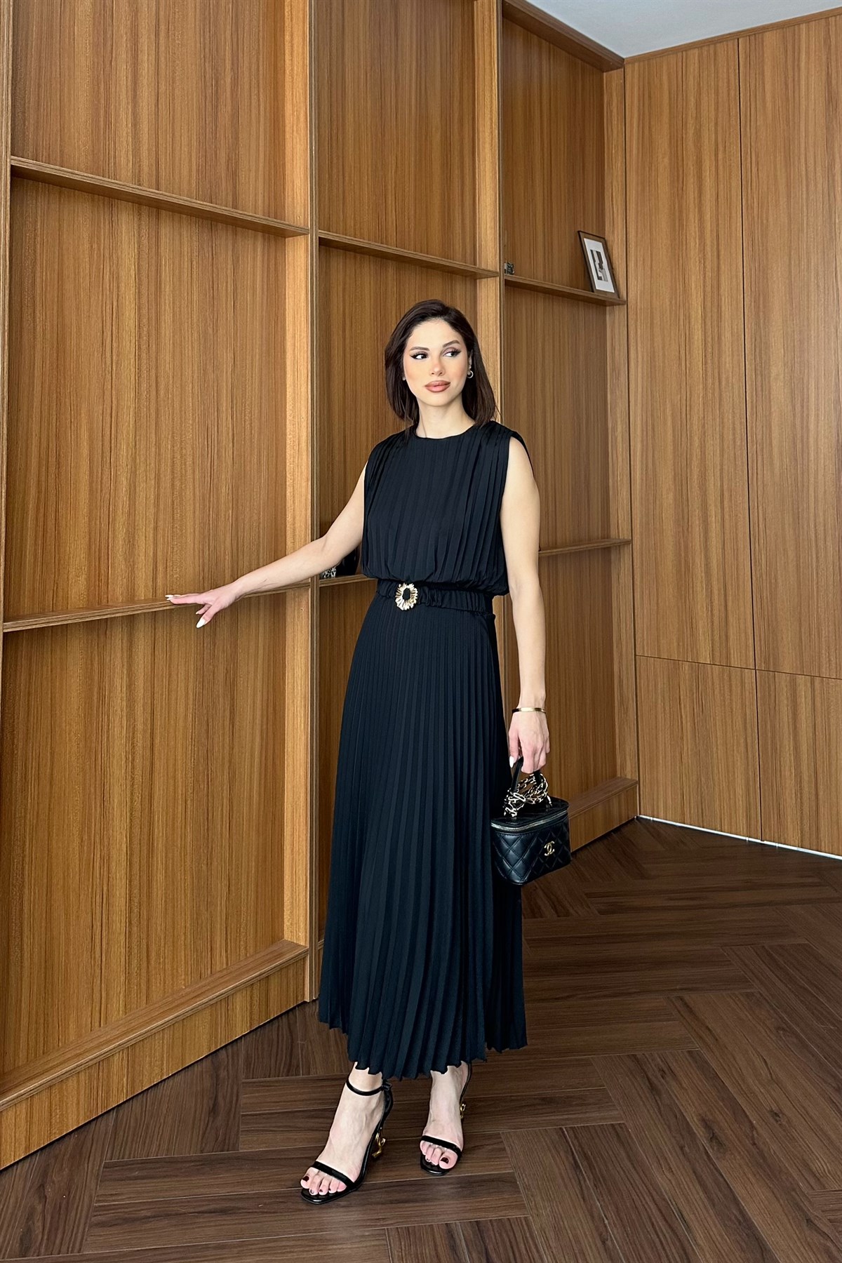 Pilise Detaylı Elbise - SİYAH