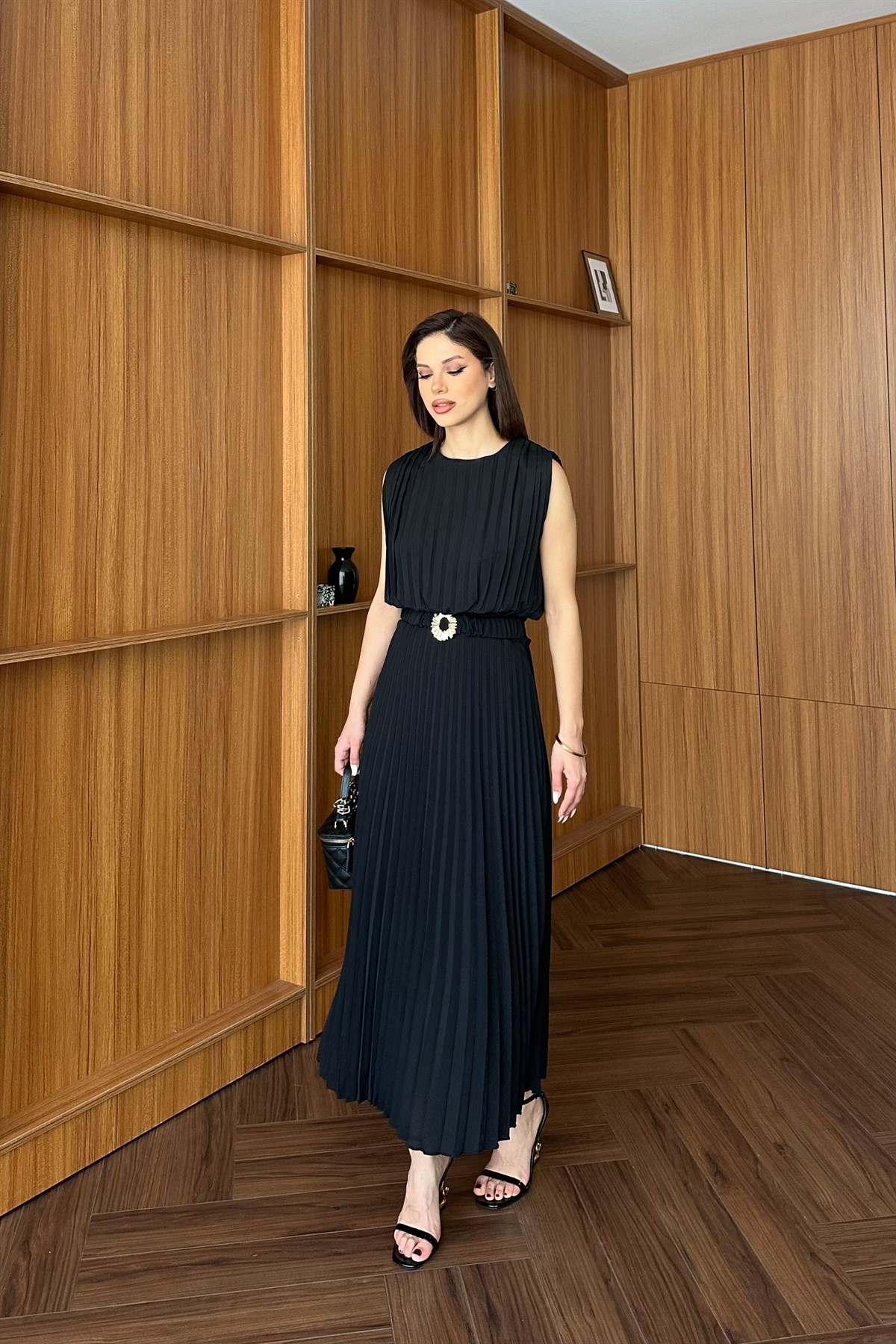 Pilise Detaylı Elbise - SİYAH